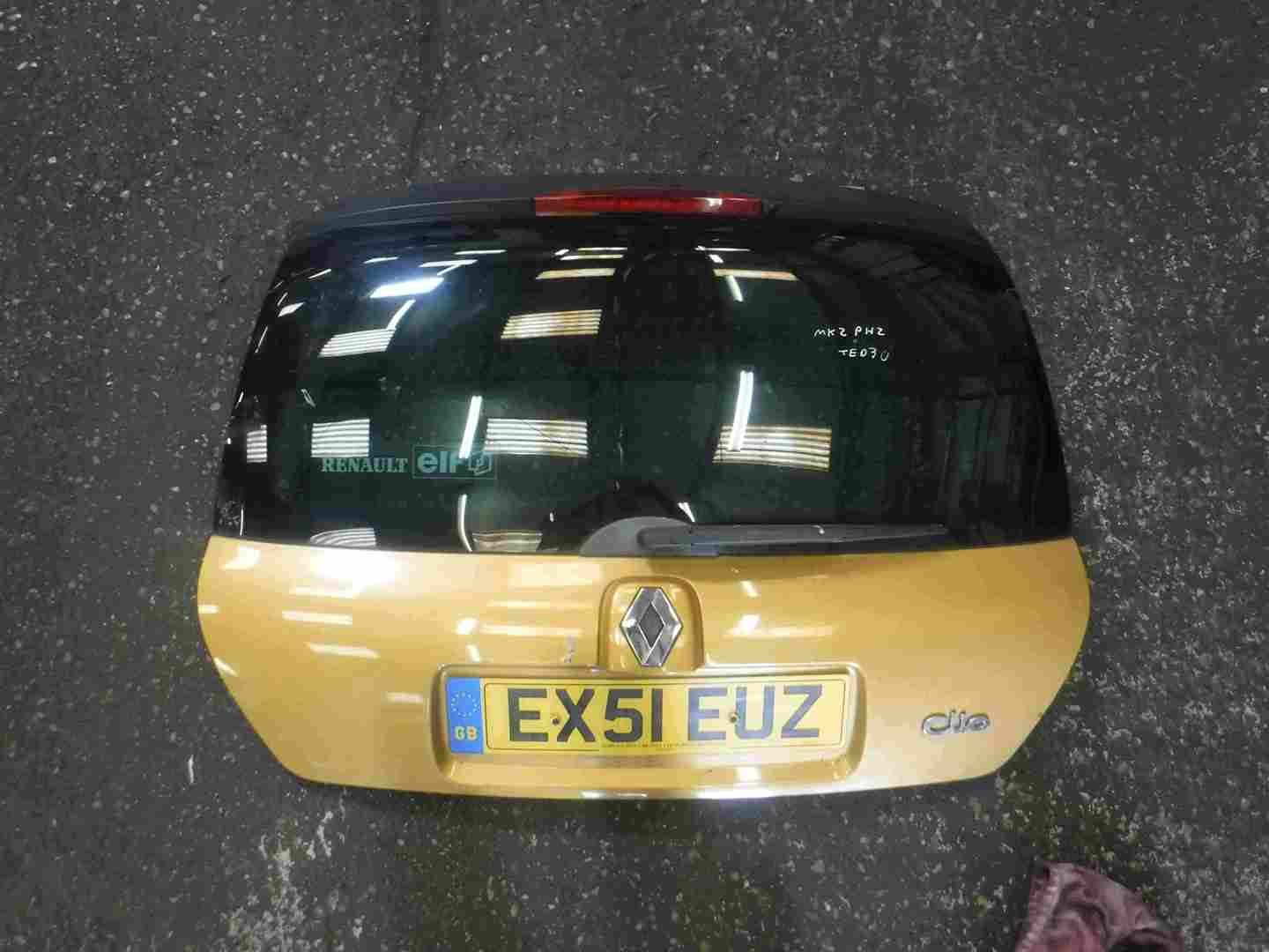 Renault Clio MK2 2001-2006 Rear Tailgate Boot Yellow TED30