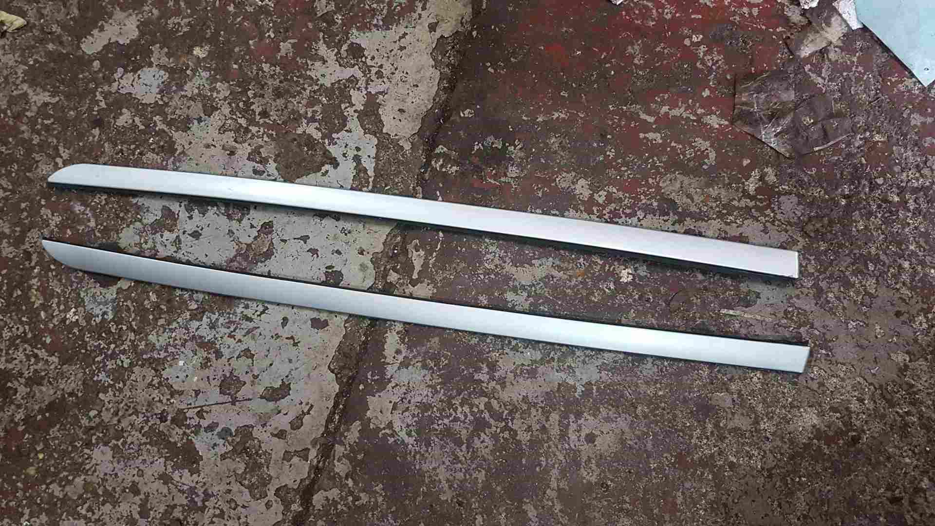 Thumb 2 Renault Clio MK2 2001-2006 Roof Gutter Rail Rack Cover Trim Pair Silver Ted69