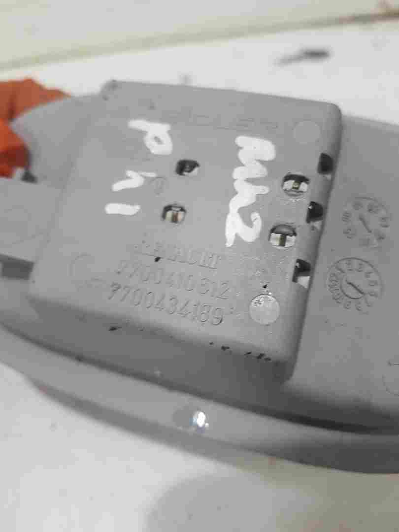 Thumb 4 Renault Clio MK2 2001-2006 Roof Interior Light Courtesy 7700410612