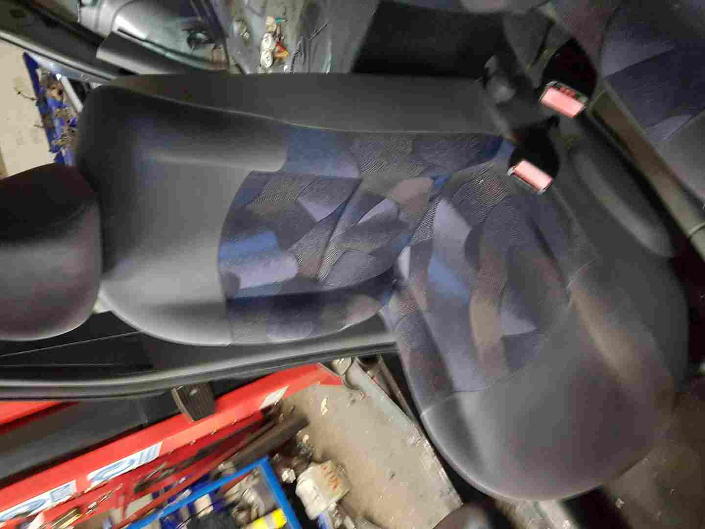 Thumb 3 Renault Clio MK2 1998-2001 Seats Seat Driver Passenger Fabric 5Dr   REAR SEATS