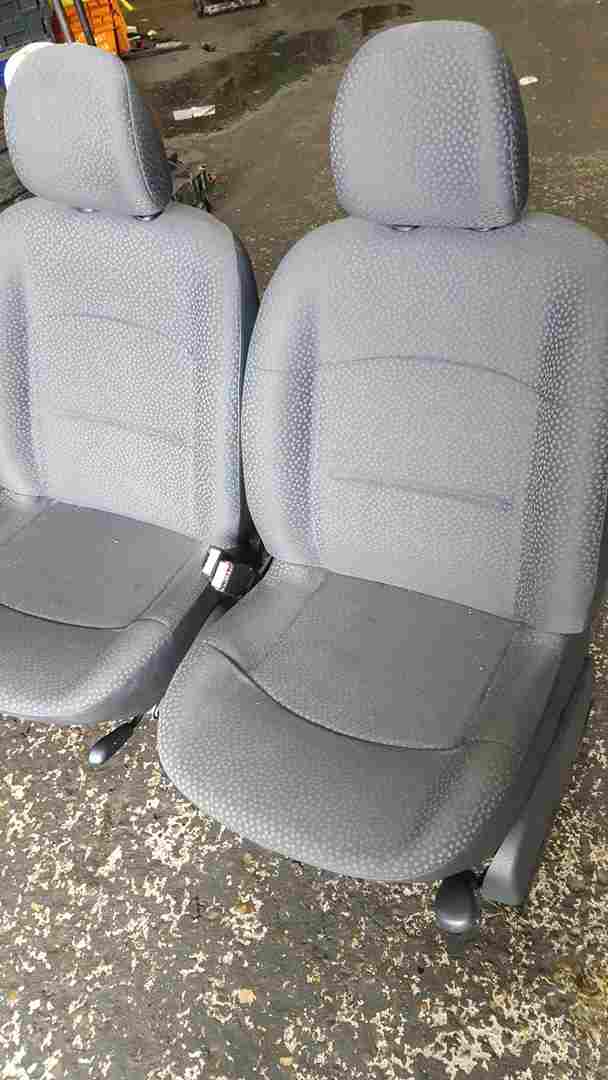 Thumb 4 Renault Clio MK2 2001-2006 Seats Seat Driver Passenger Fabric 5Dr OSF NSF