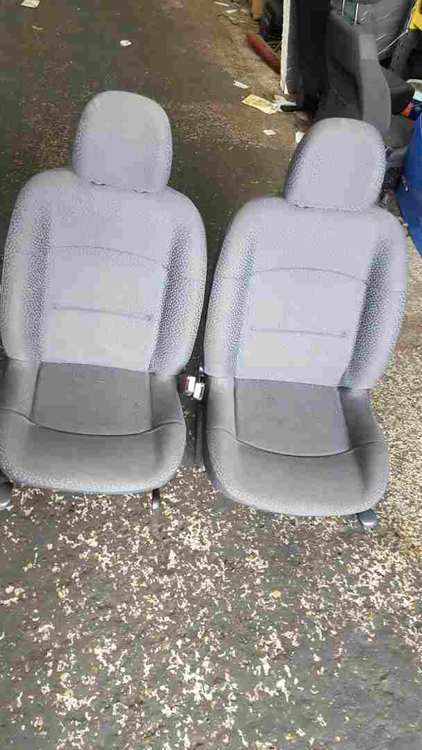 Renault Clio MK2 2001-2006 Seats Seat Driver Passenger Fabric 5Dr OSF NSF