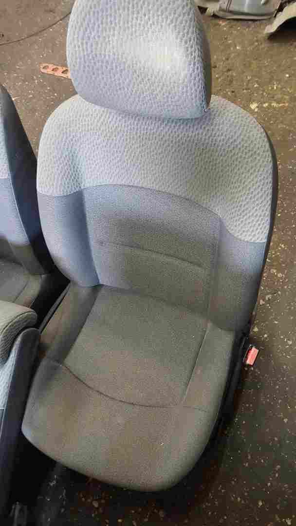Thumb 2 Renault Clio MK2 2001-2006 Seats Seat SET Driver Passenger Rear Fabric