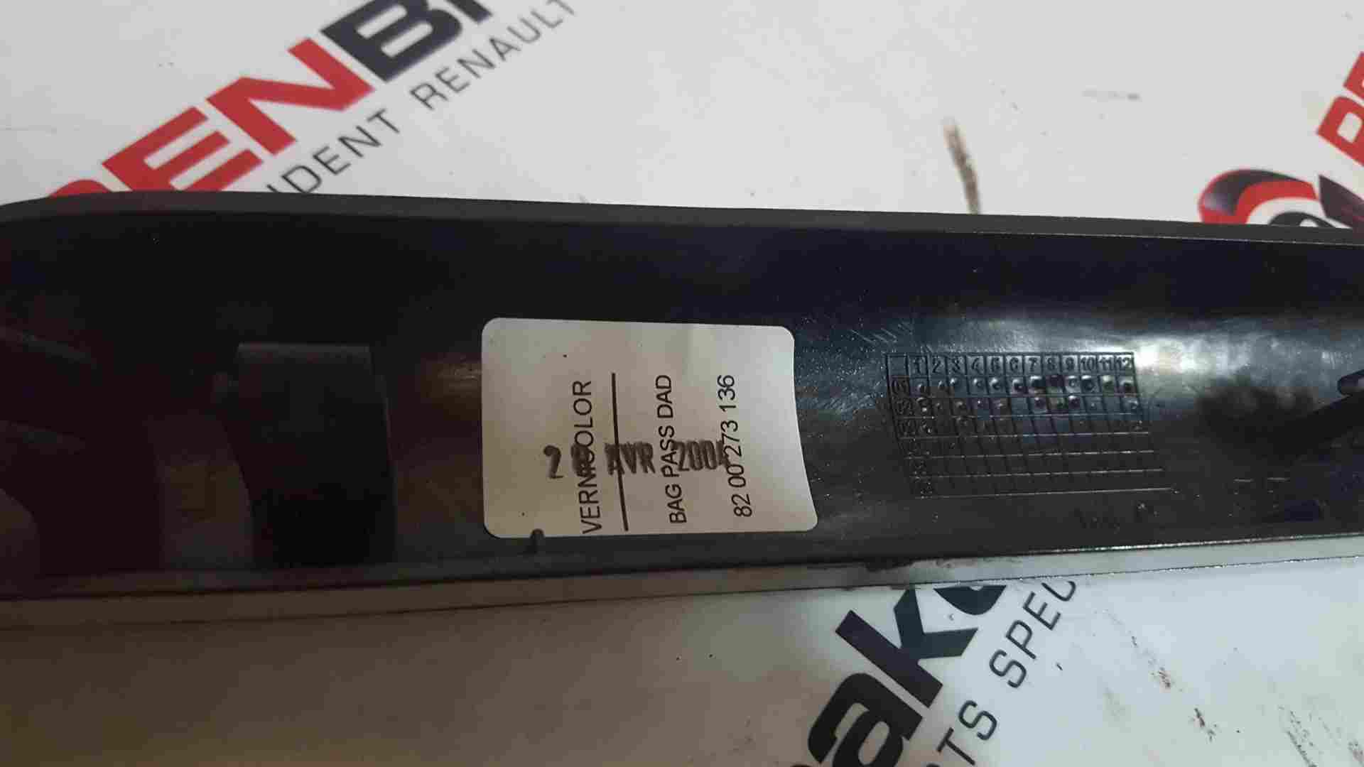 Thumb 3 Renault Clio MK2 2001-2006 Sport Passenger Ns Silver Trim AIR Bag 8200273136