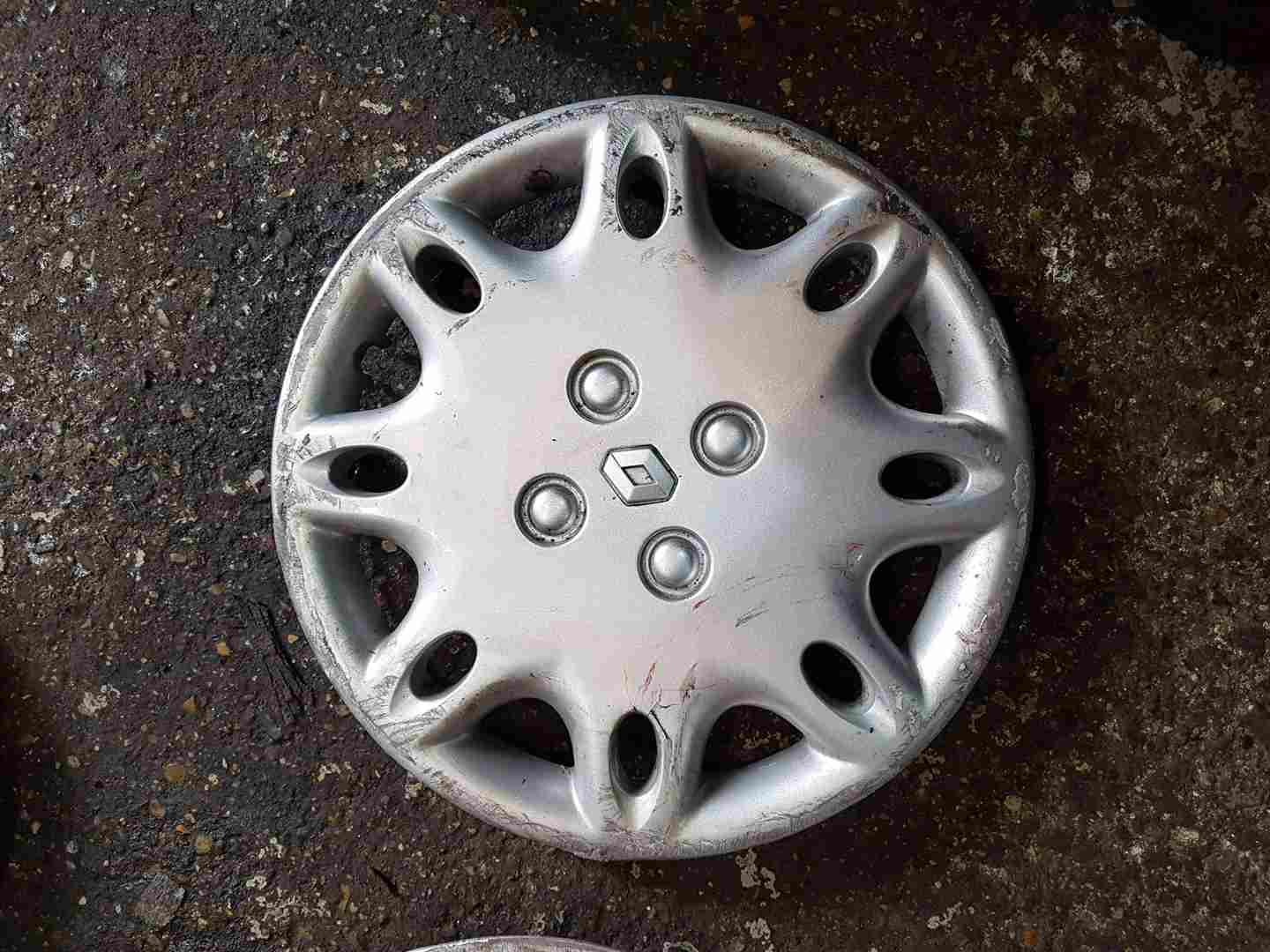 Thumb 5 Renault Clio MK2 2001-2006 Steel Wheel Centre CAP Hub Cover 14 Inch 7700427190