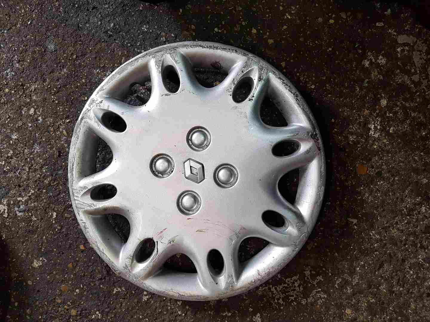 Renault Clio MK2 2001-2006 Steel Wheel Centre CAP Hub Cover 14 Inch 7700427190