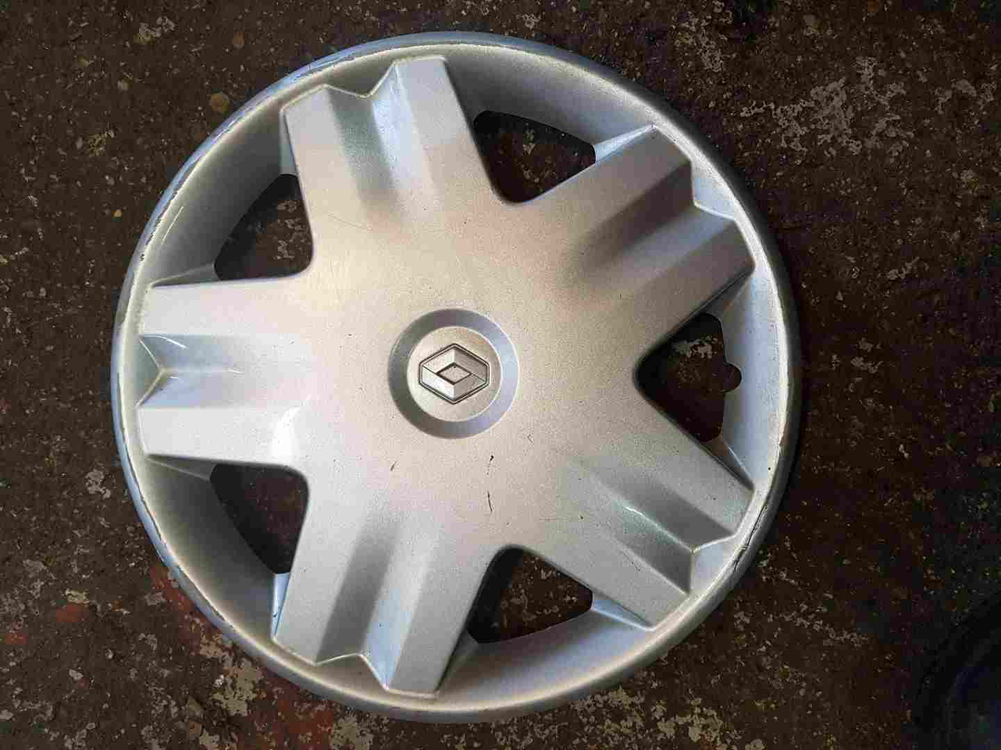 Thumb 3 Renault Clio MK2 2001-2006 Steel Wheel Centre CAP Hub Cover Pyxis 7700427351