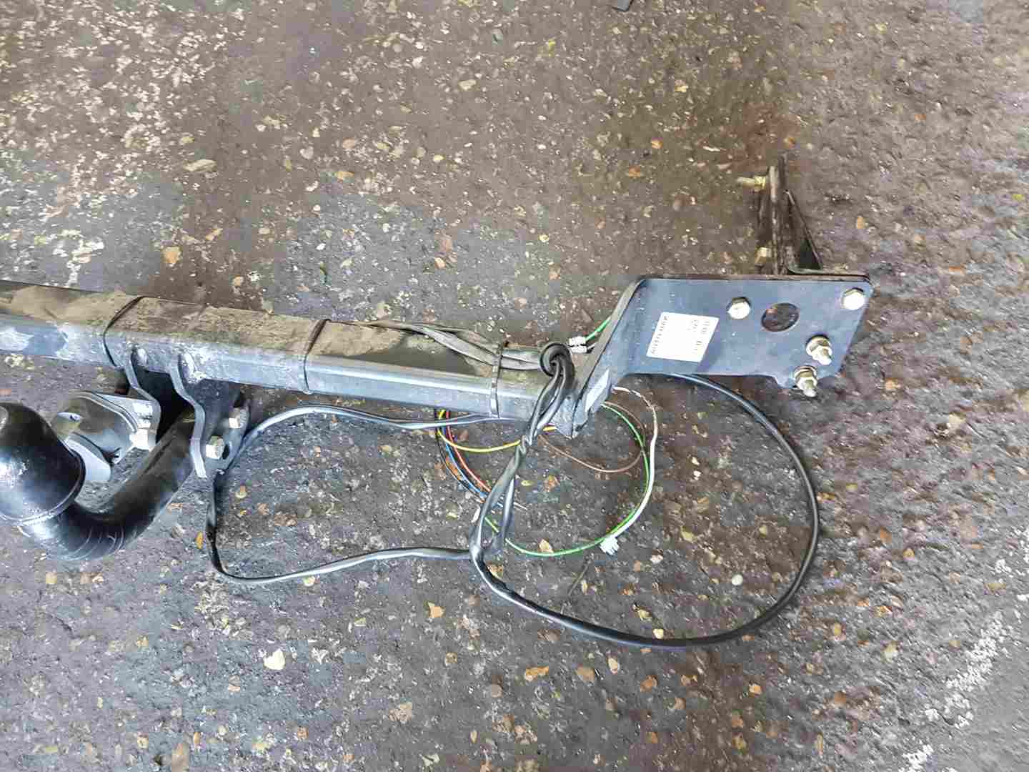 Thumb 3 Renault Clio MK2 2001-2006 TOW Bar Ball Complete Electrics