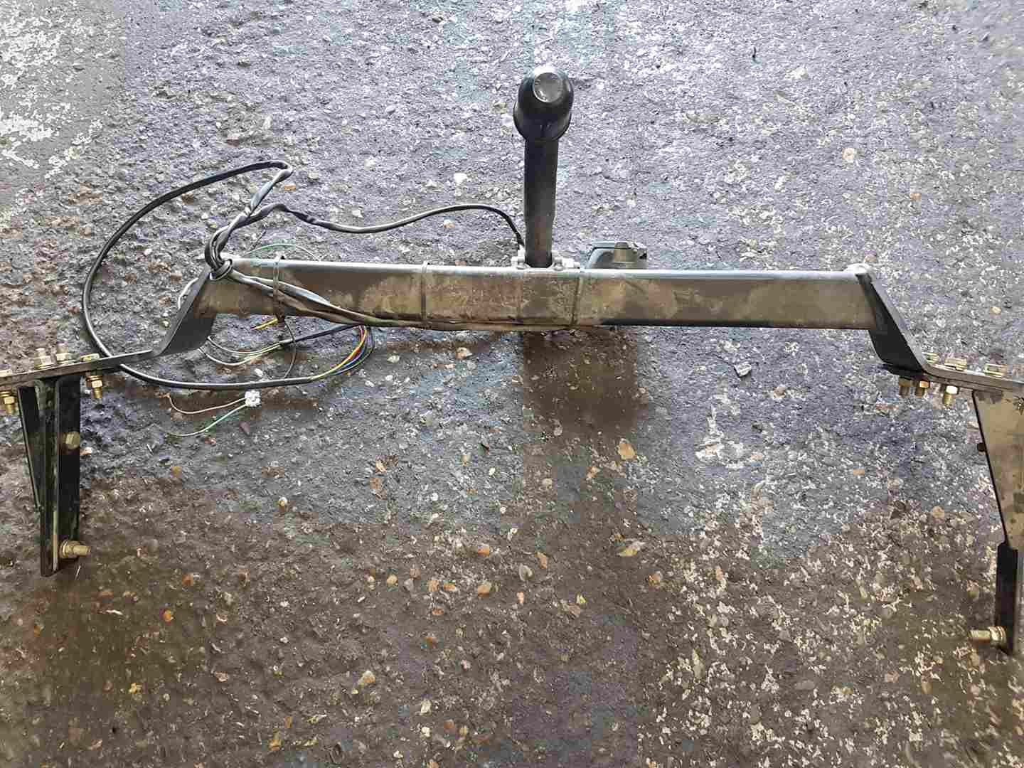 Thumb 4 Renault Clio MK2 2001-2006 TOW Bar Ball Complete Electrics