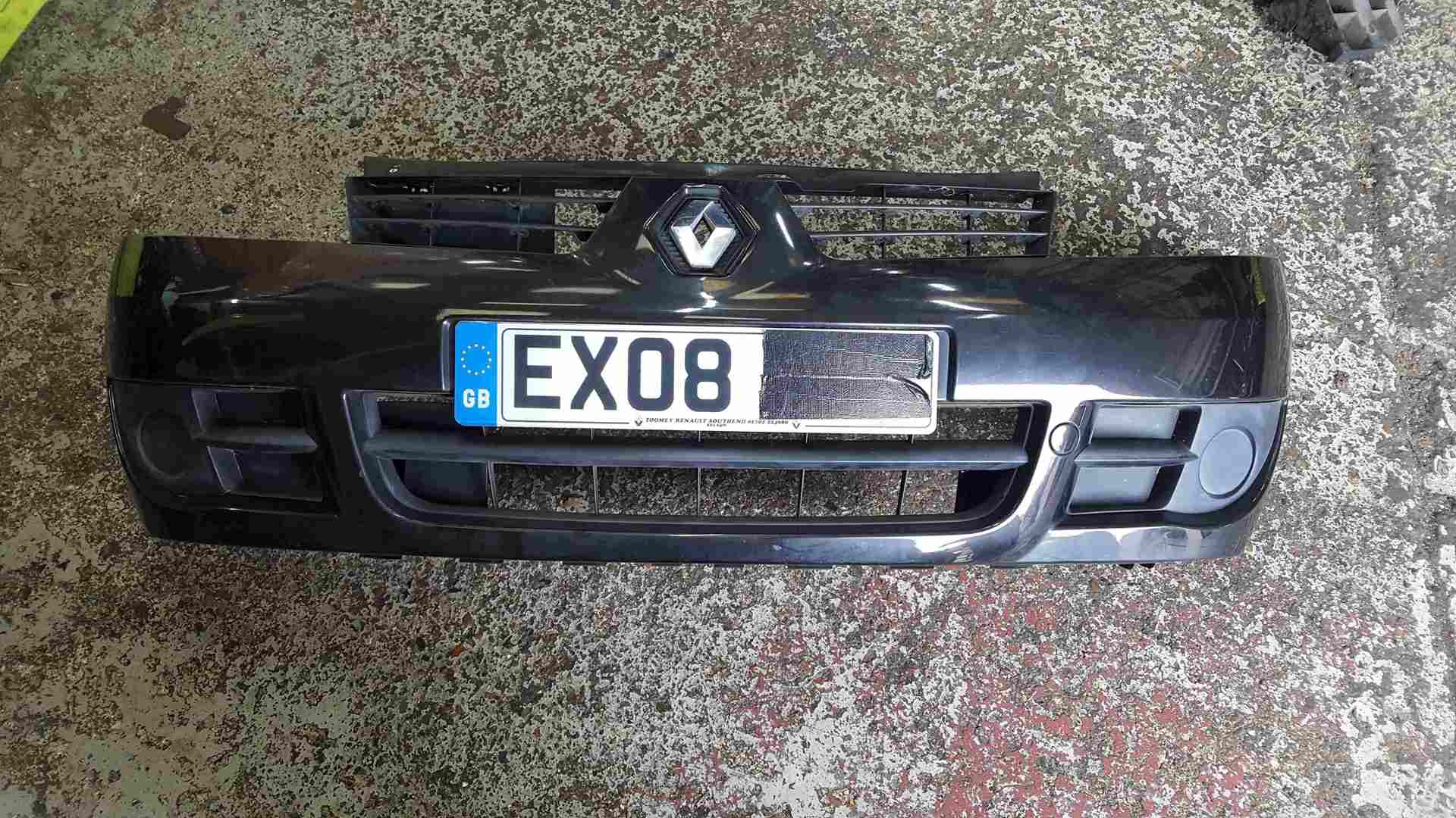 Renault Clio MK2 Campus 2001-2010 Front Bumper Black 676