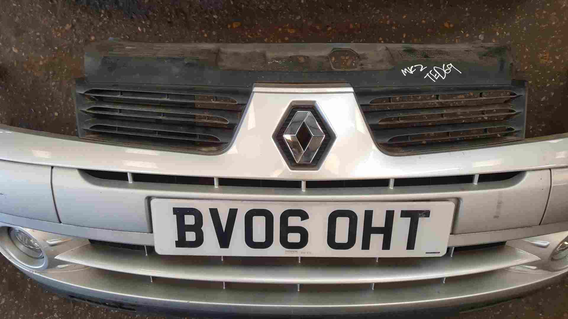 Thumb 6 Renault Clio MK2 Campus 2005-2010 Front Bumper Silver TED69