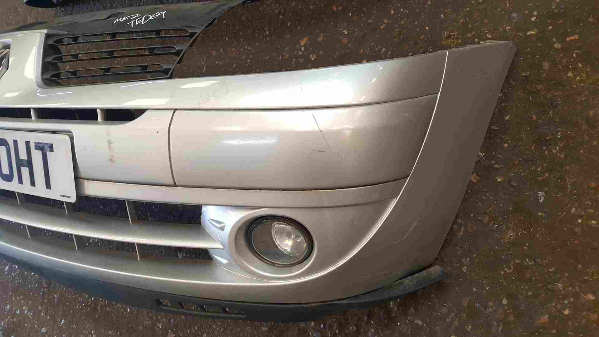 Thumb 5 Renault Clio MK2 Campus 2005-2010 Front Bumper Silver TED69