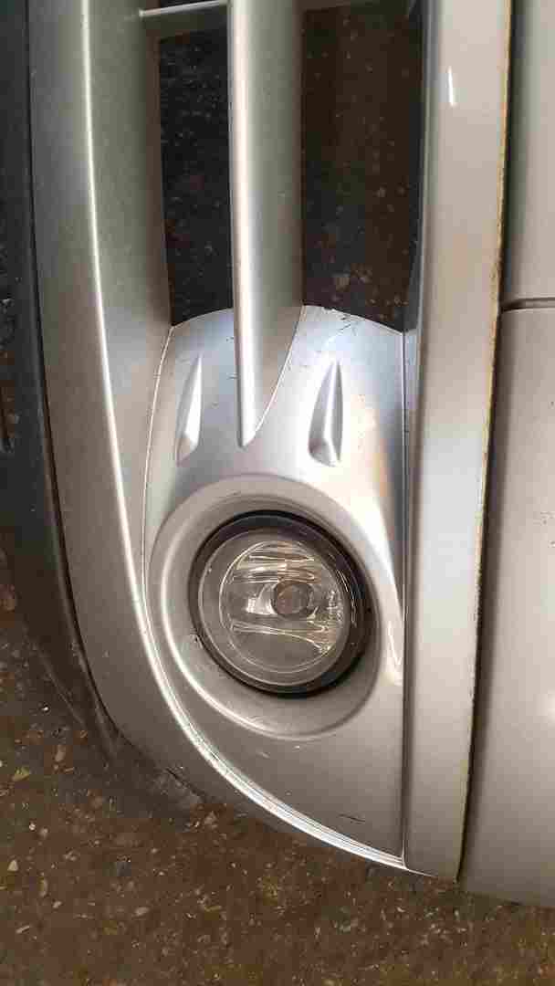 Thumb 4 Renault Clio MK2 Campus 2005-2010 Front Bumper Silver TED69