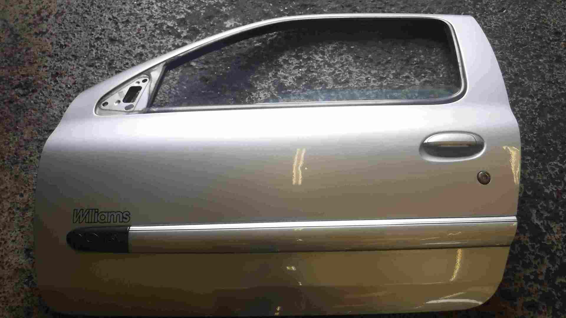Renault Clio MK2 Sport 2001-2006 172 182 Passenger NSF Front Door Silver MV647