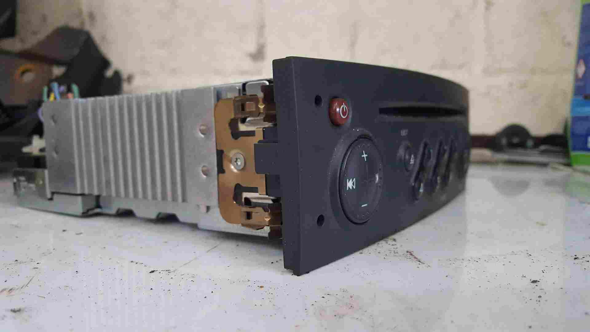 Thumb 5 Renault Clio MK3   Modus 2005-2012 Cd Player Update List Radio + Code Some Marks