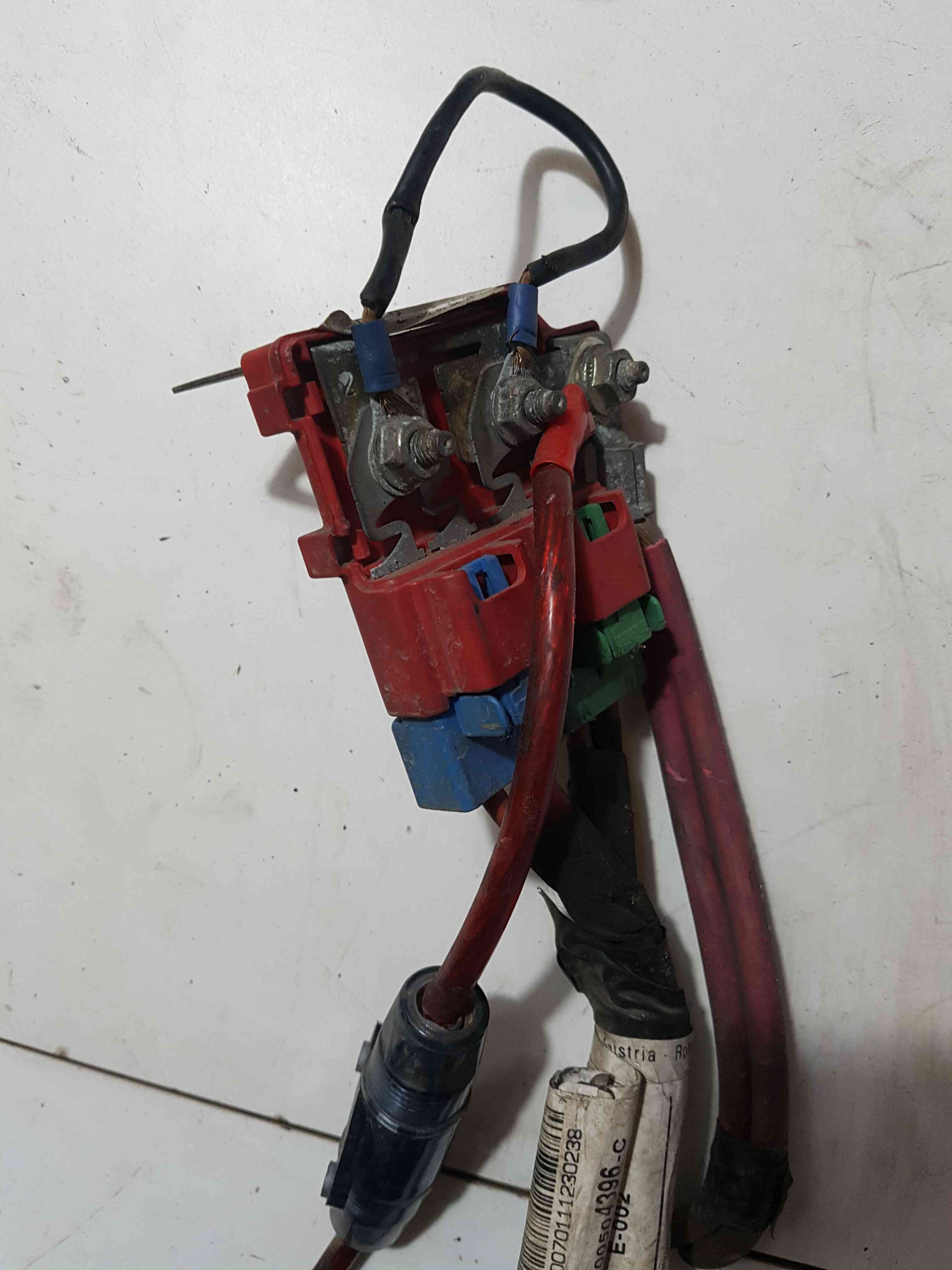 Thumb 2 Renault Clio MK3 + Modus 2005-2009 Battery Terminal Positive + Wire 8200504396