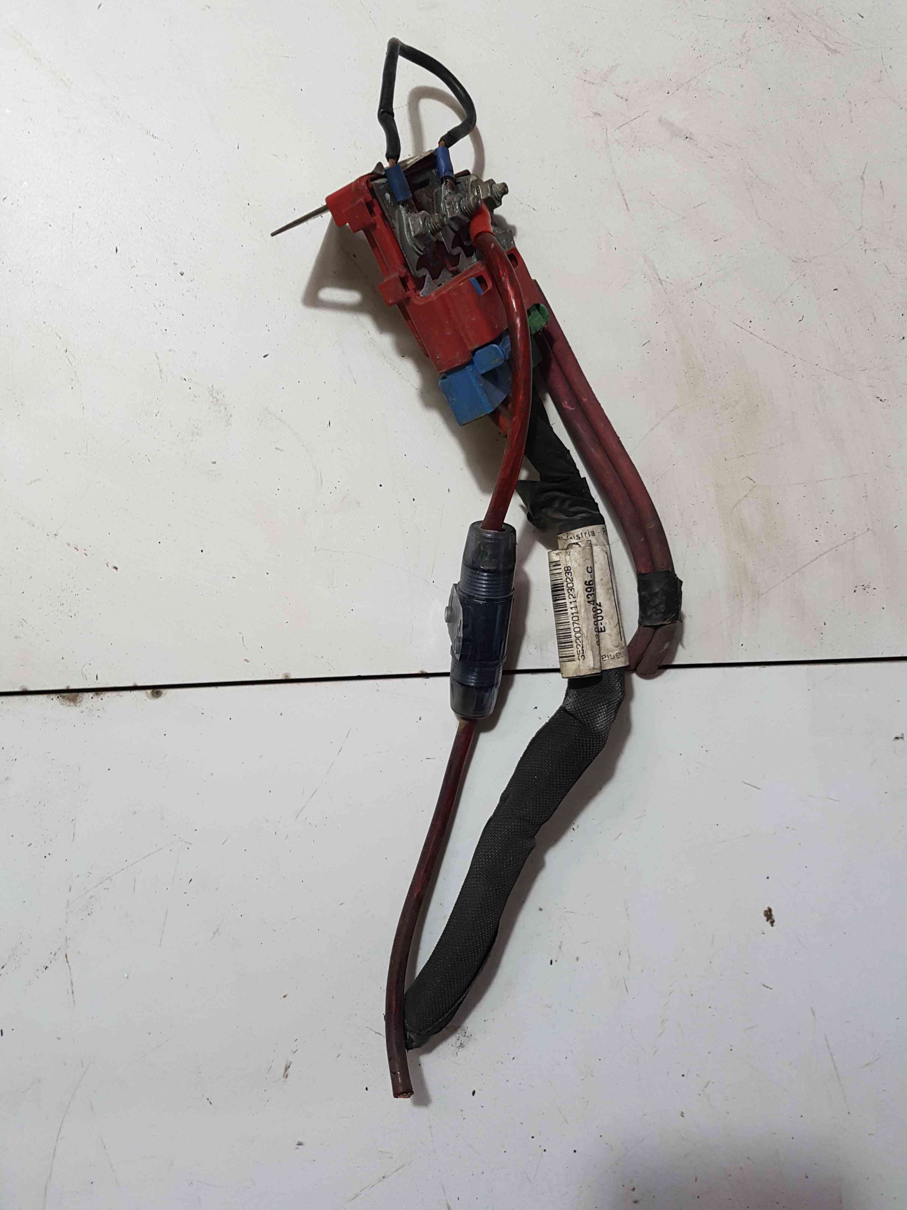 Thumb 5 Renault Clio MK3 + Modus 2005-2009 Battery Terminal Positive + Wire 8200504396