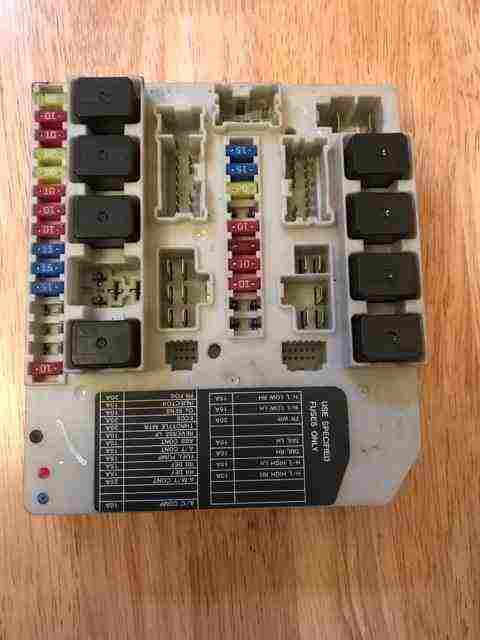 Renault Clio MK3   Modus 2005-2012 Engine Bay Fuse Box UPC UNIT 284B7AX615
