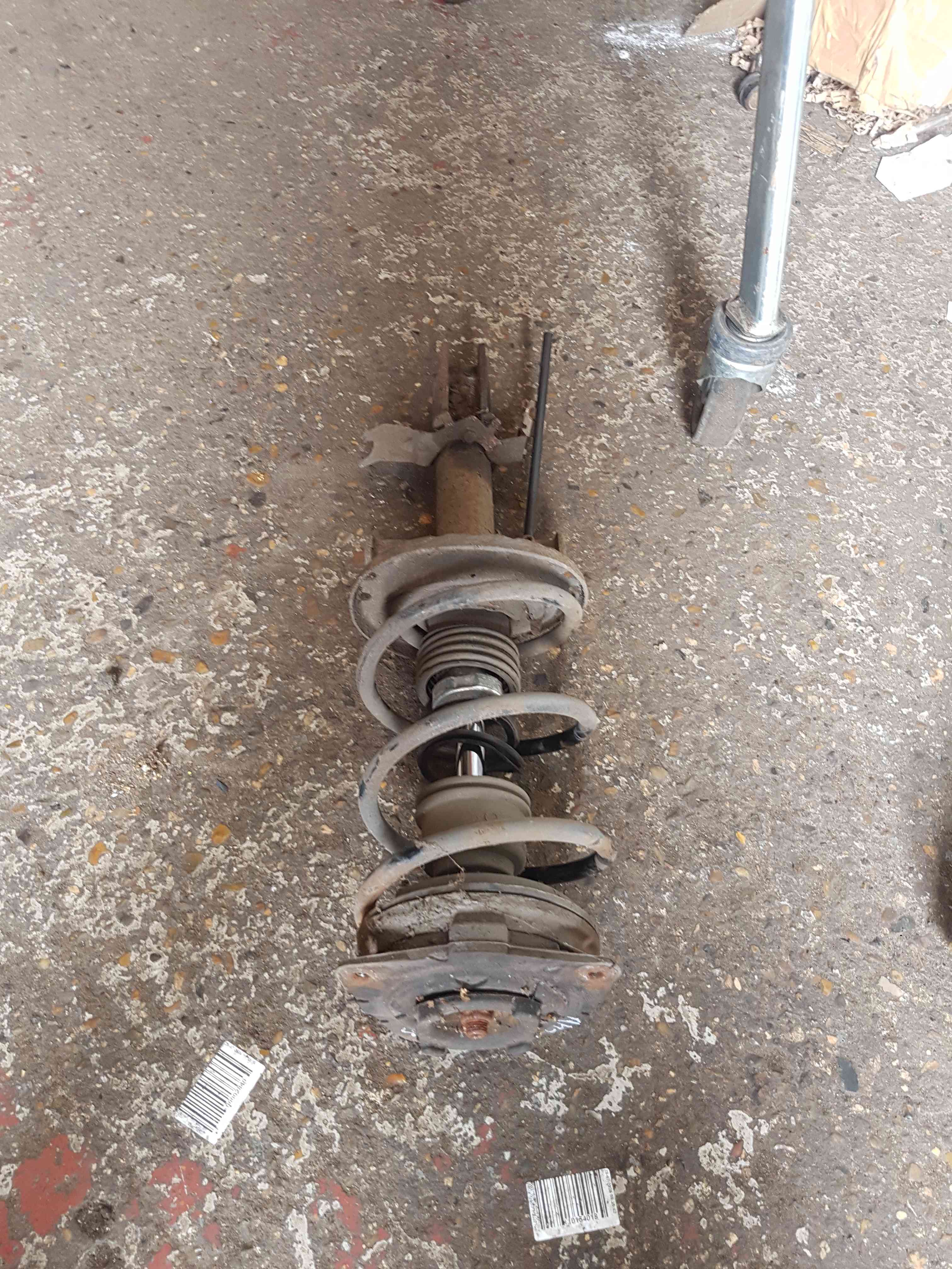 Thumb 7 Renault Clio MK3 2005-2009 1.4 1.6 16V OSF Drivers Front Shock Spring Strut