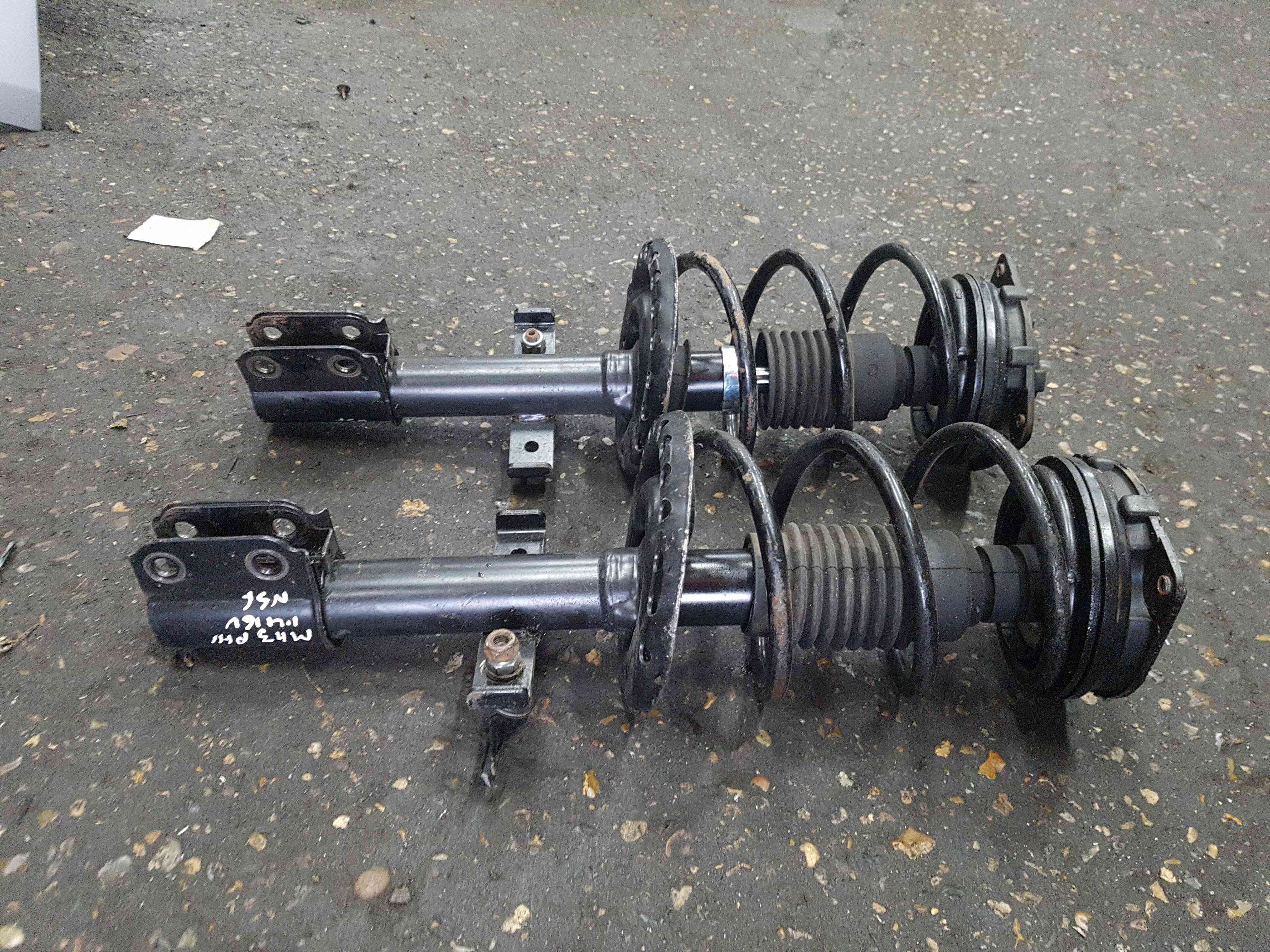 Thumb 5 Renault Clio MK3 2005-2009 1.4 16V NSF Osf Front Shock Absorber Spring Strut X2