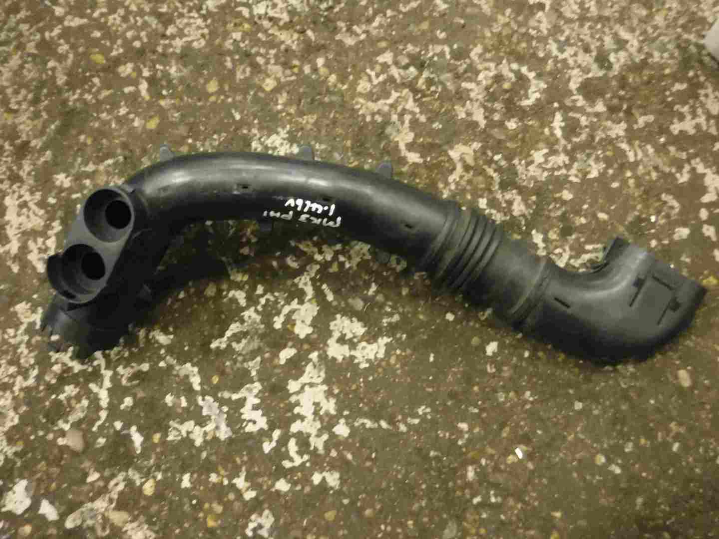 Renault Clio MK3 2005-2009 1.4 16v Air Intake Pipe