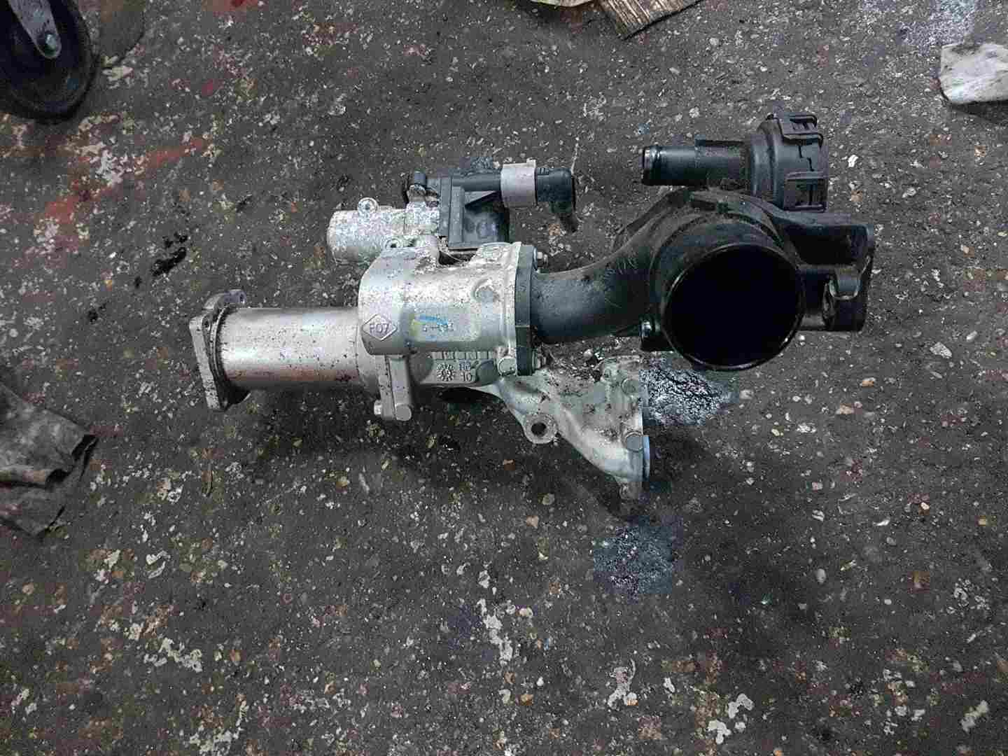 Thumb 5 Renault Clio MK3 2005-2009 1.5 DCI Egr Valve + Housing K9K 766 8200545260