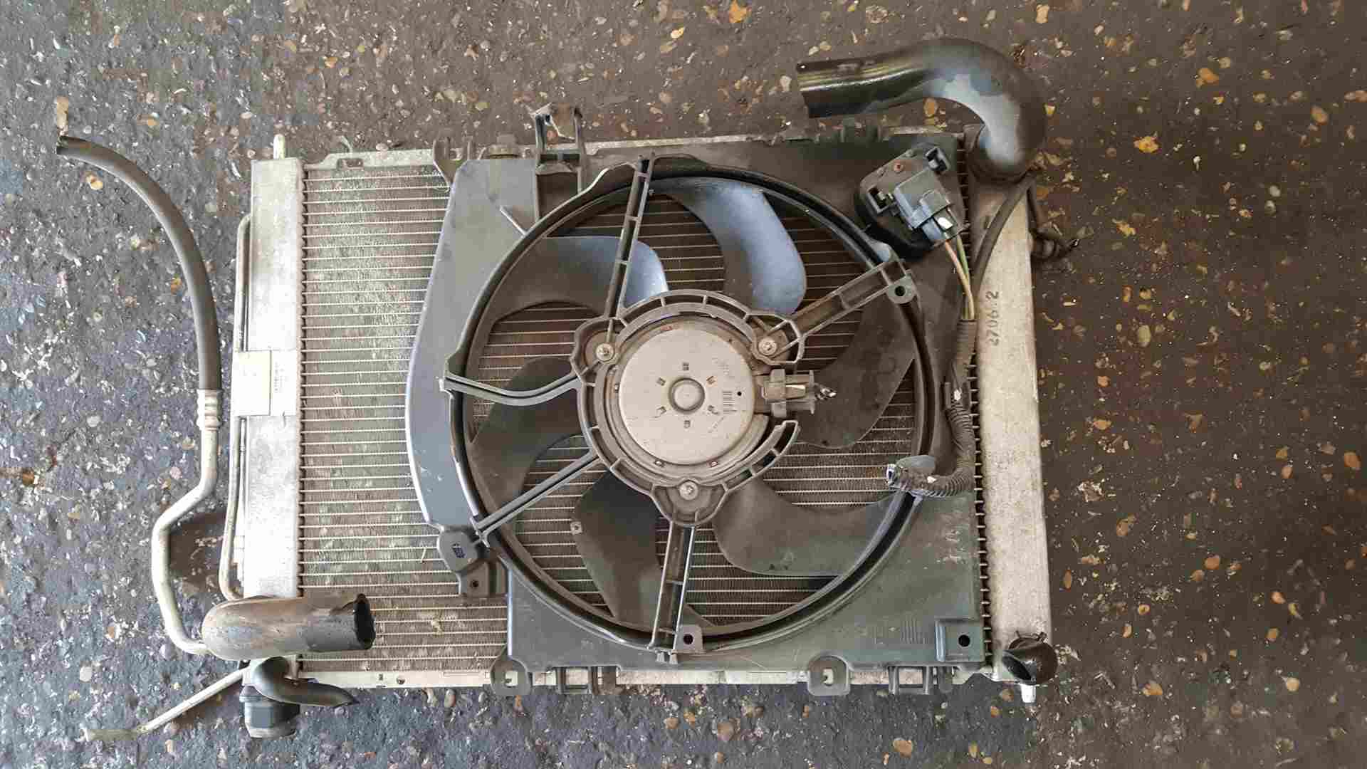 Thumb 5 Renault Clio MK3 2005-2009 1.5 DCI Radiator + Cooling FAN Rad Pack 8200688390