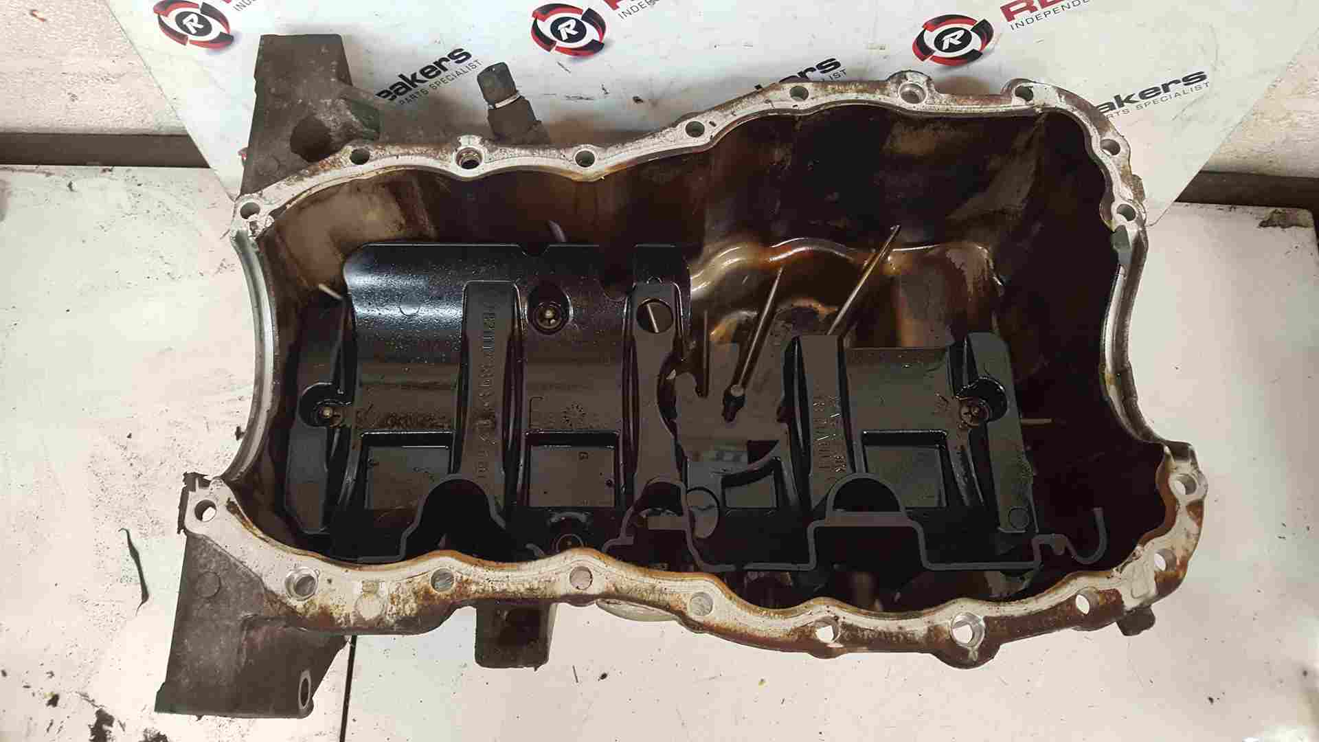 Thumb 2 Renault Clio MK3 2005-2009 1.6 16V Engine OIL Sump PAN K4M800 8200318813
