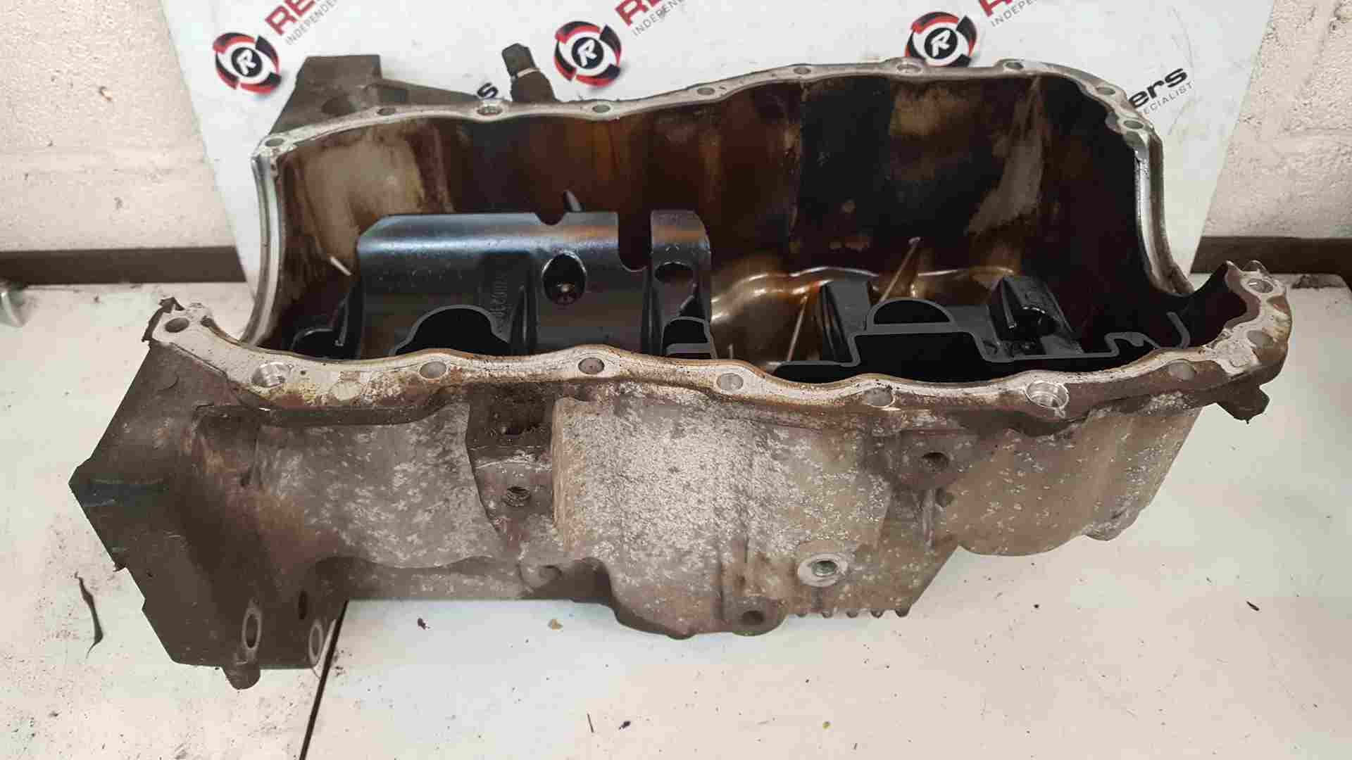 Renault Clio MK3 2005-2009 1.6 16V Engine OIL Sump PAN K4M800 8200318813