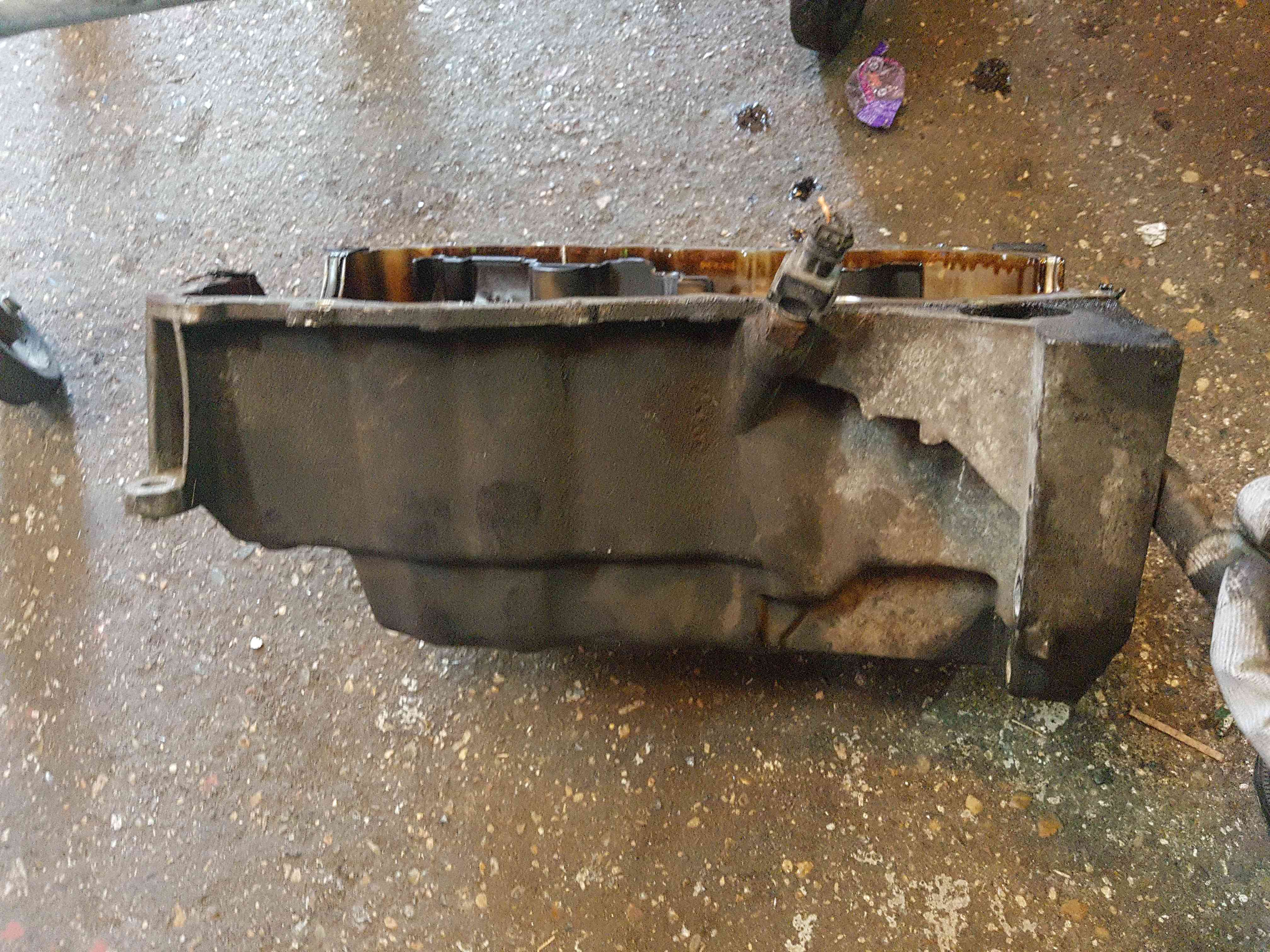 Thumb 11 Renault Clio MK3 2005-2009 1.6 16V Engine OIL Sump PAN K4M801 8200318813