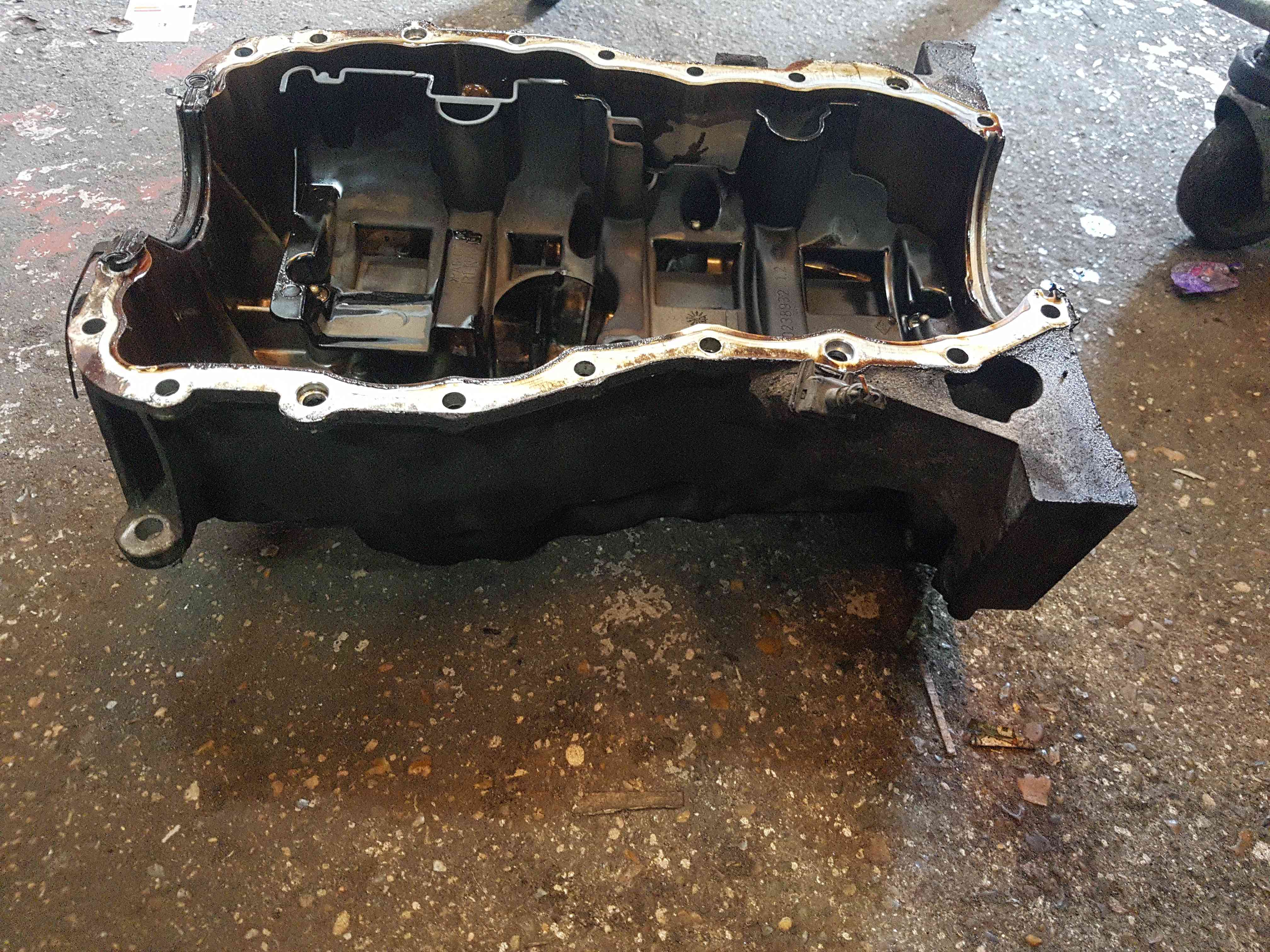 Thumb 6 Renault Clio MK3 2005-2009 1.6 16V Engine OIL Sump PAN K4M801 8200318813