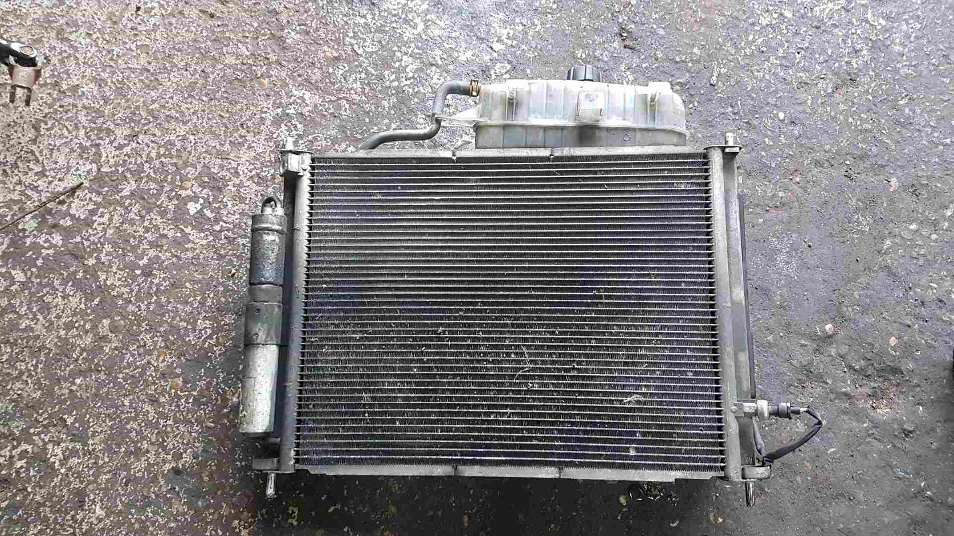 Thumb 3 Renault Clio MK3 2005-2009 1.6 16V Radiator RAD Pack + Cooling FAN k4m801