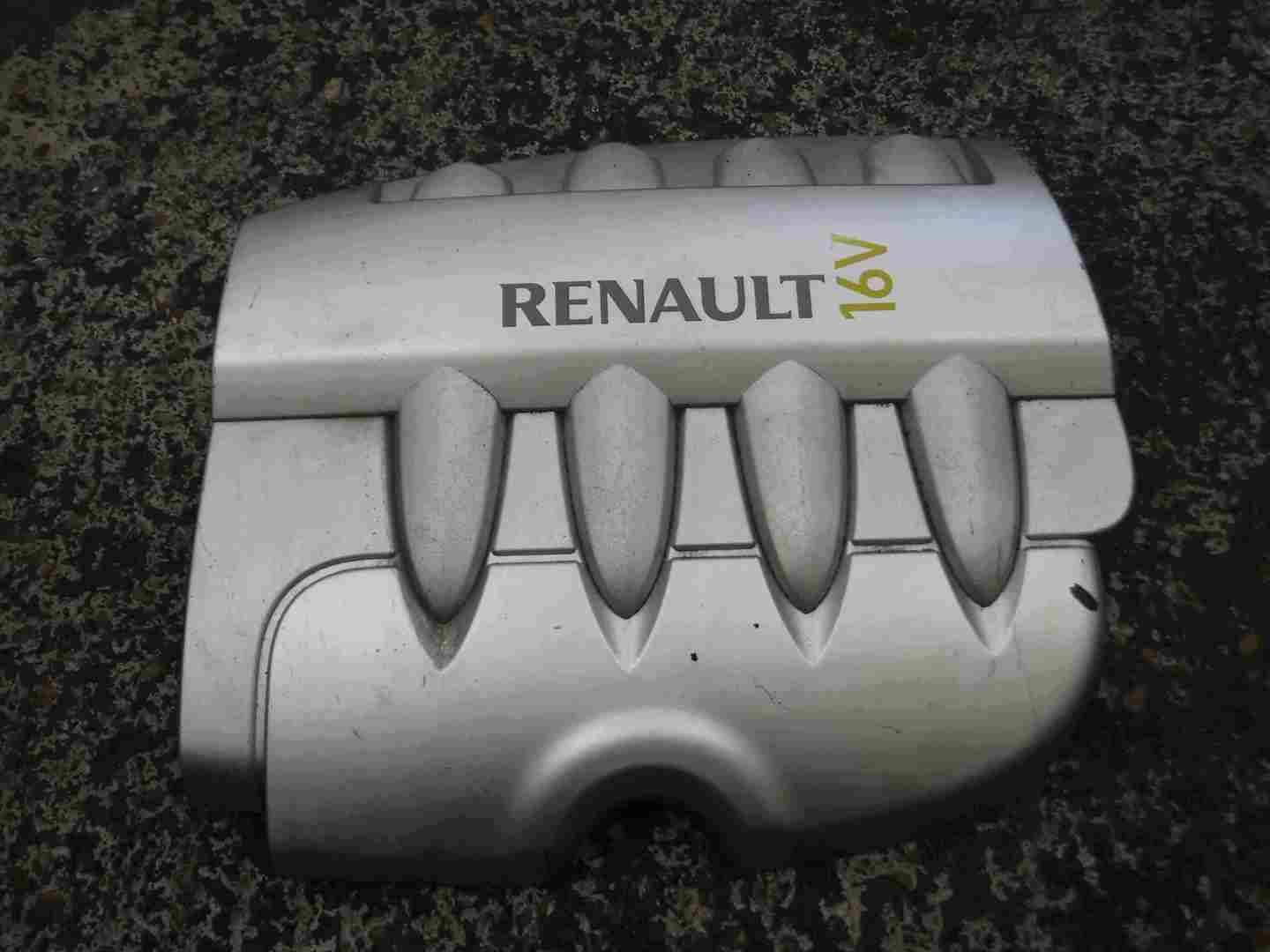 Renault Clio MK3 2005-2009 1.6 16v Engine Cover Plastic