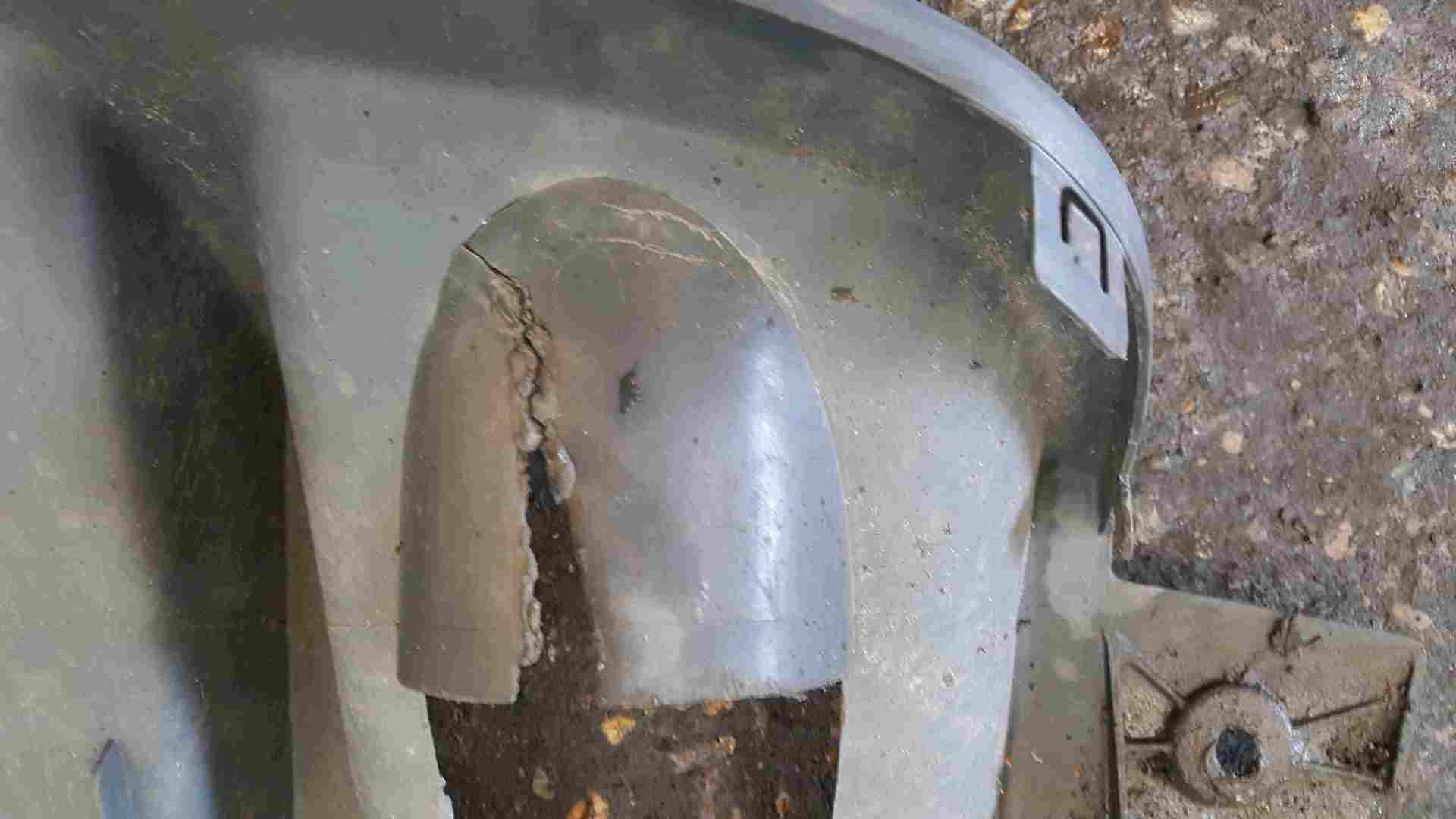 Thumb 3 Renault Clio MK3 2005-2009 197 Rear Bumper Diffuser Trim 8200450985