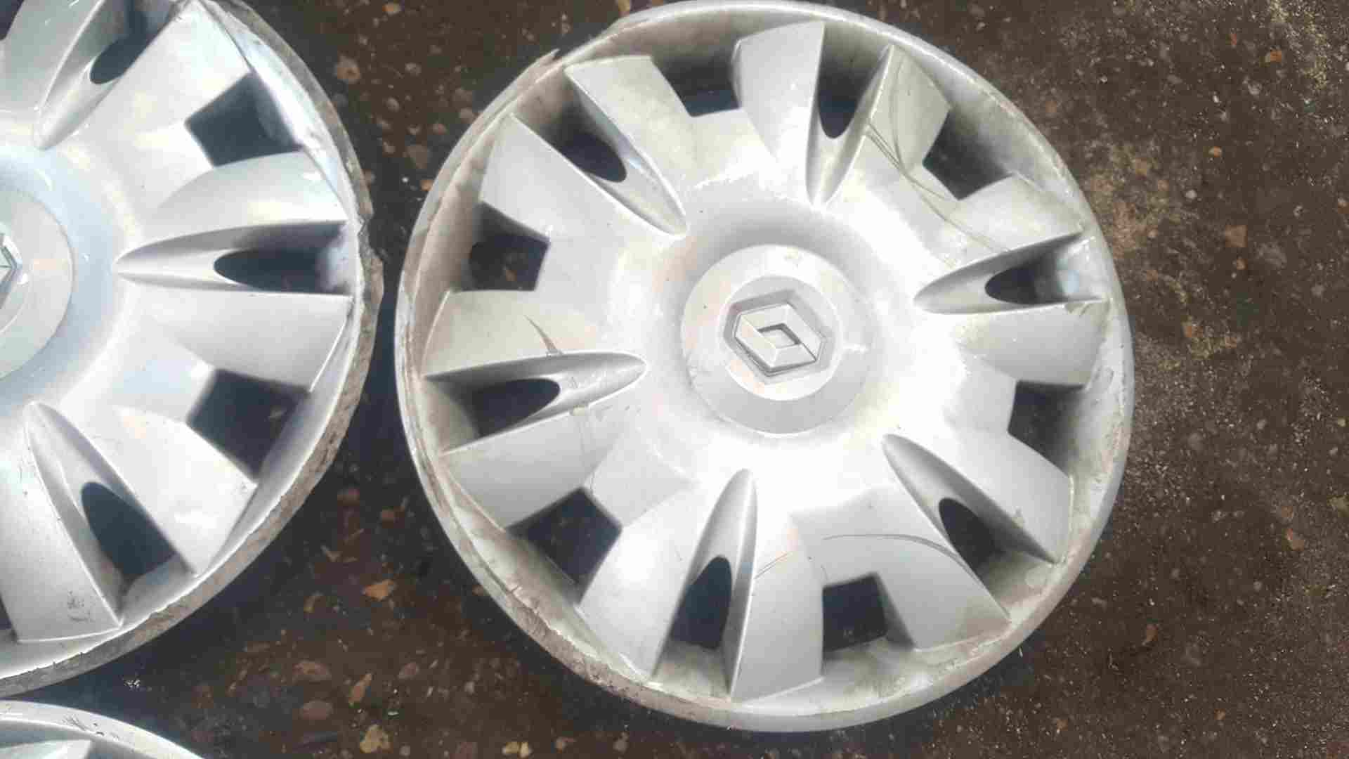 Thumb 5 Renault Clio MK3 2005-2009 Aria Steel Wheel Trims Cover 8200756827 15Inch 