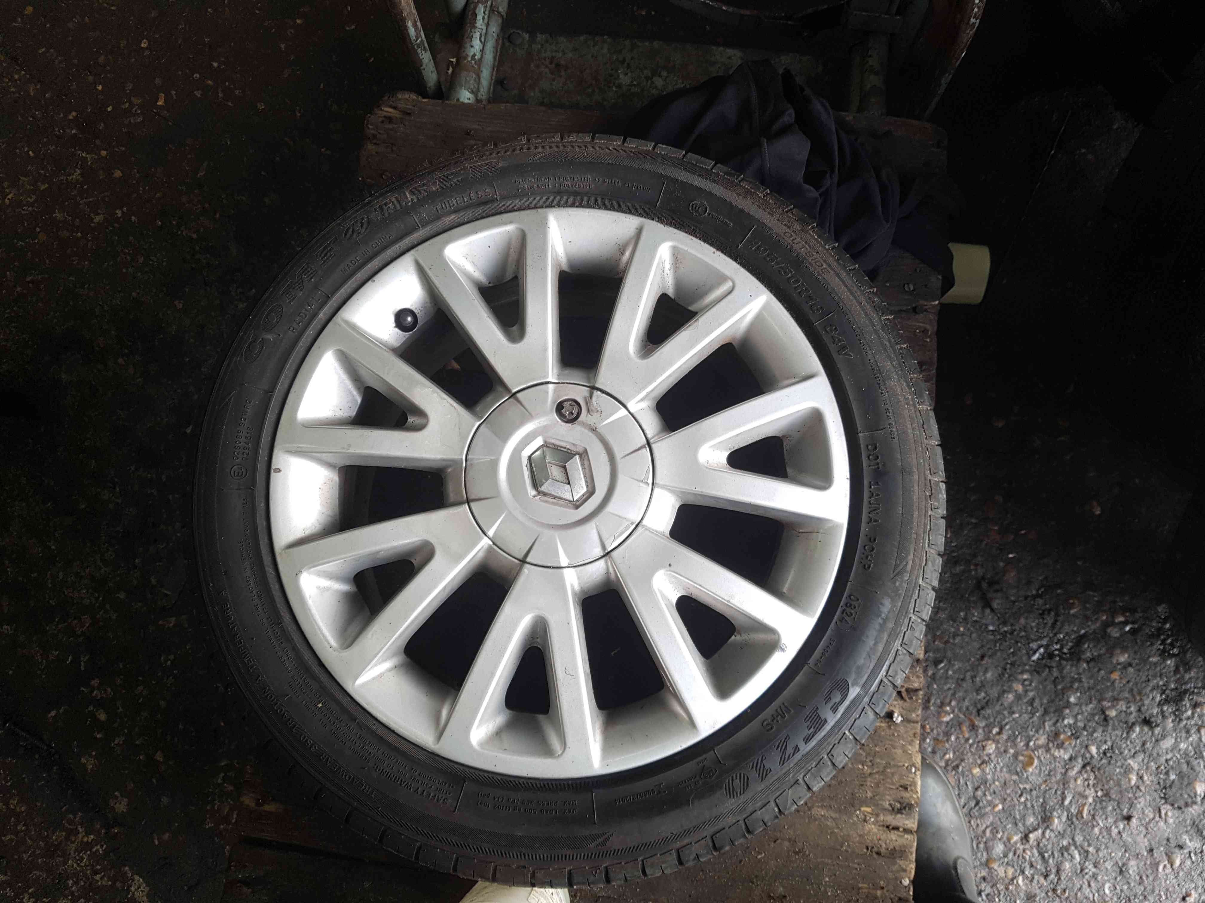 Thumb 9 Renault Clio MK3 2005-2009 Canasta Alloy Wheel + Tyre 195 50 16 5Mm 4/5