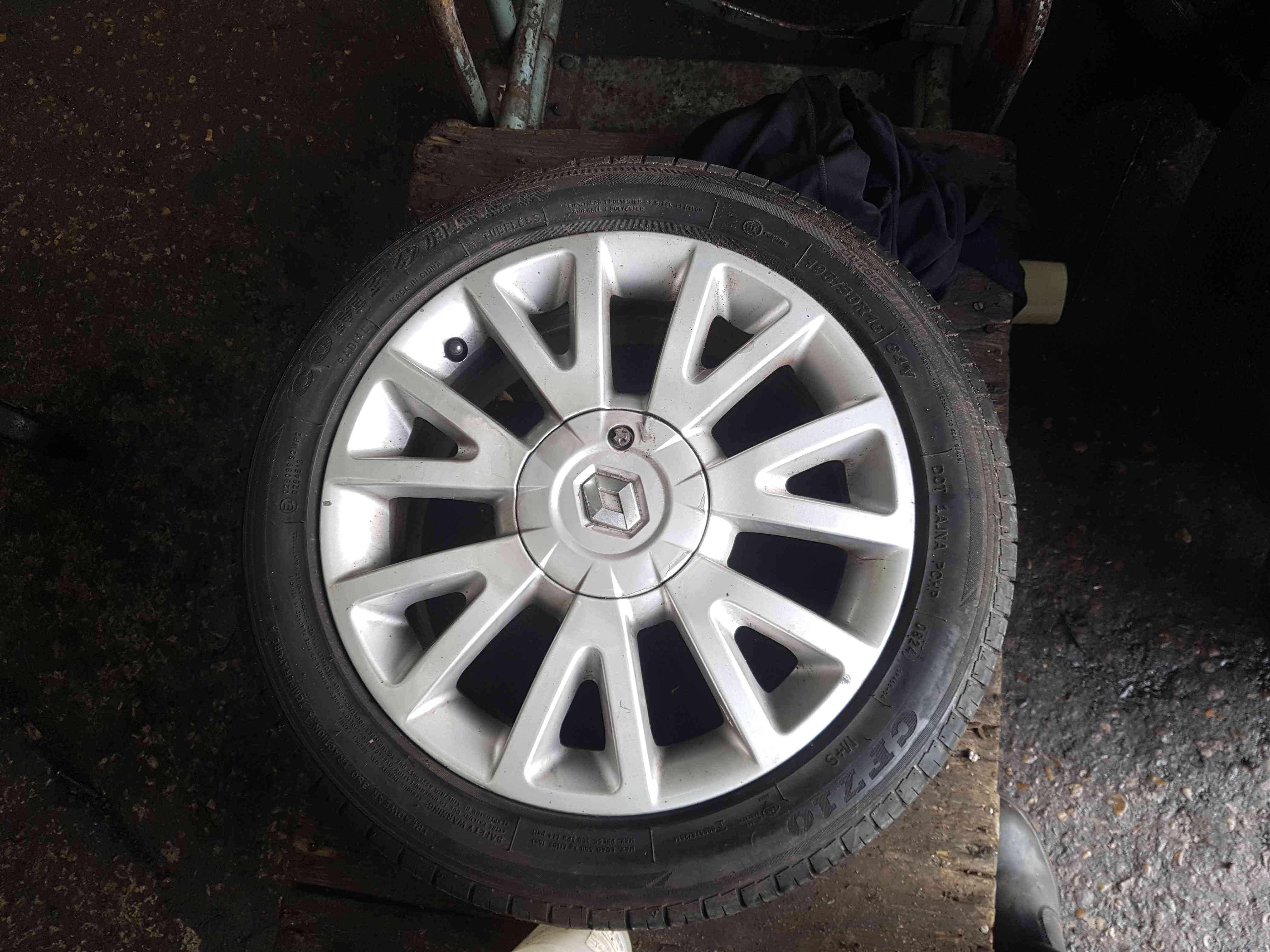 Thumb 7 Renault Clio MK3 2005-2009 Canasta Alloy Wheel + Tyre 195 50 16 5Mm 4/5