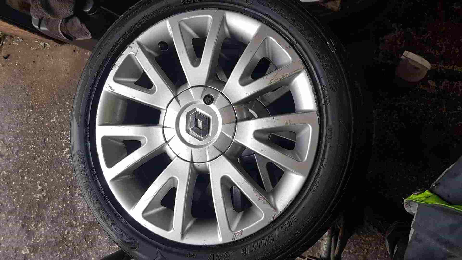 Thumb 3 Renault Clio MK3 2005-2009 Canasta Alloy Wheel + Tyre 195 50 16 5Mm Tread 4/5