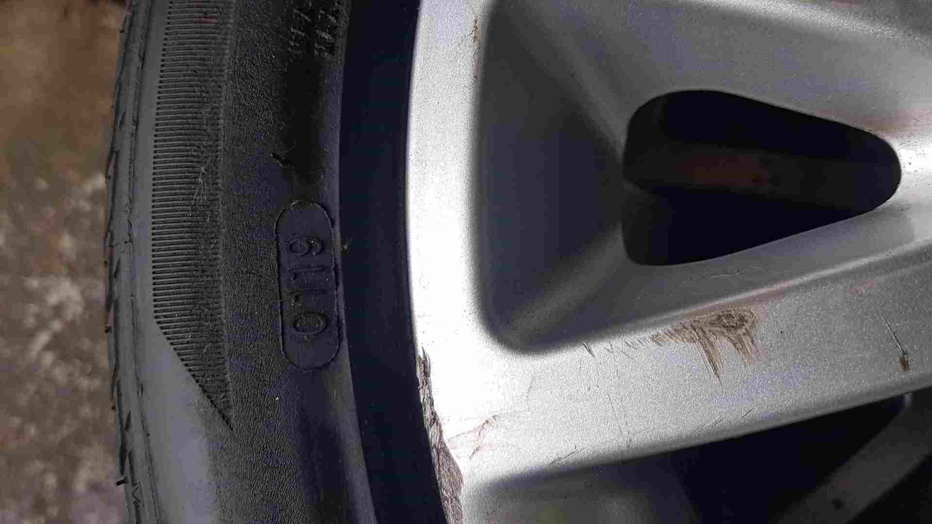 Thumb 6 Renault Clio MK3 2005-2009 Canasta Alloy Wheel + Tyre 195 50 16 5Mm Tread 4/5