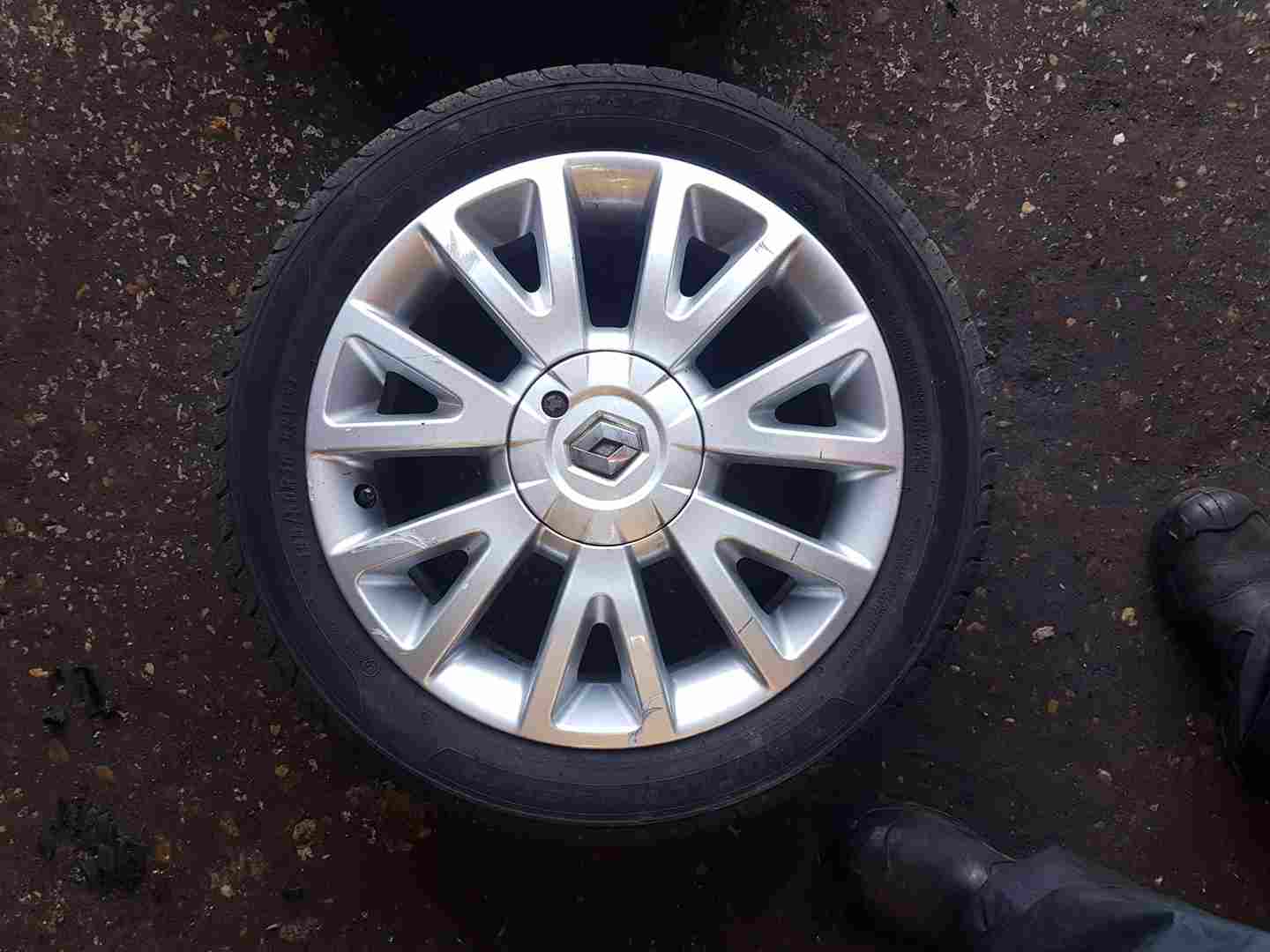 Renault Clio MK3 2005-2009 Canasta Alloy Wheel + Tyre 195 50 16 6Mm 8201075834