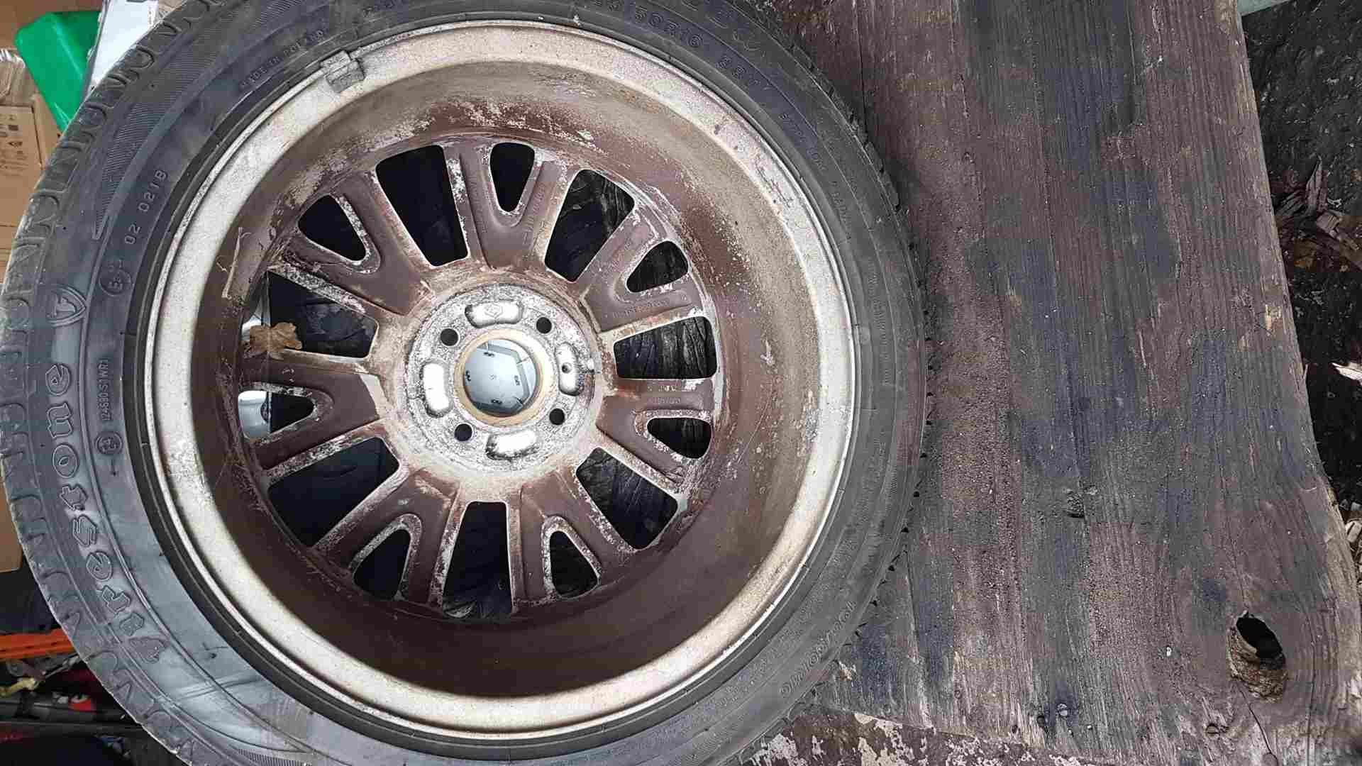 Thumb 4 Renault Clio MK3 2005-2009 Canasta Alloy Wheel + Tyre 195 50 16 5Mm Tread 4/5