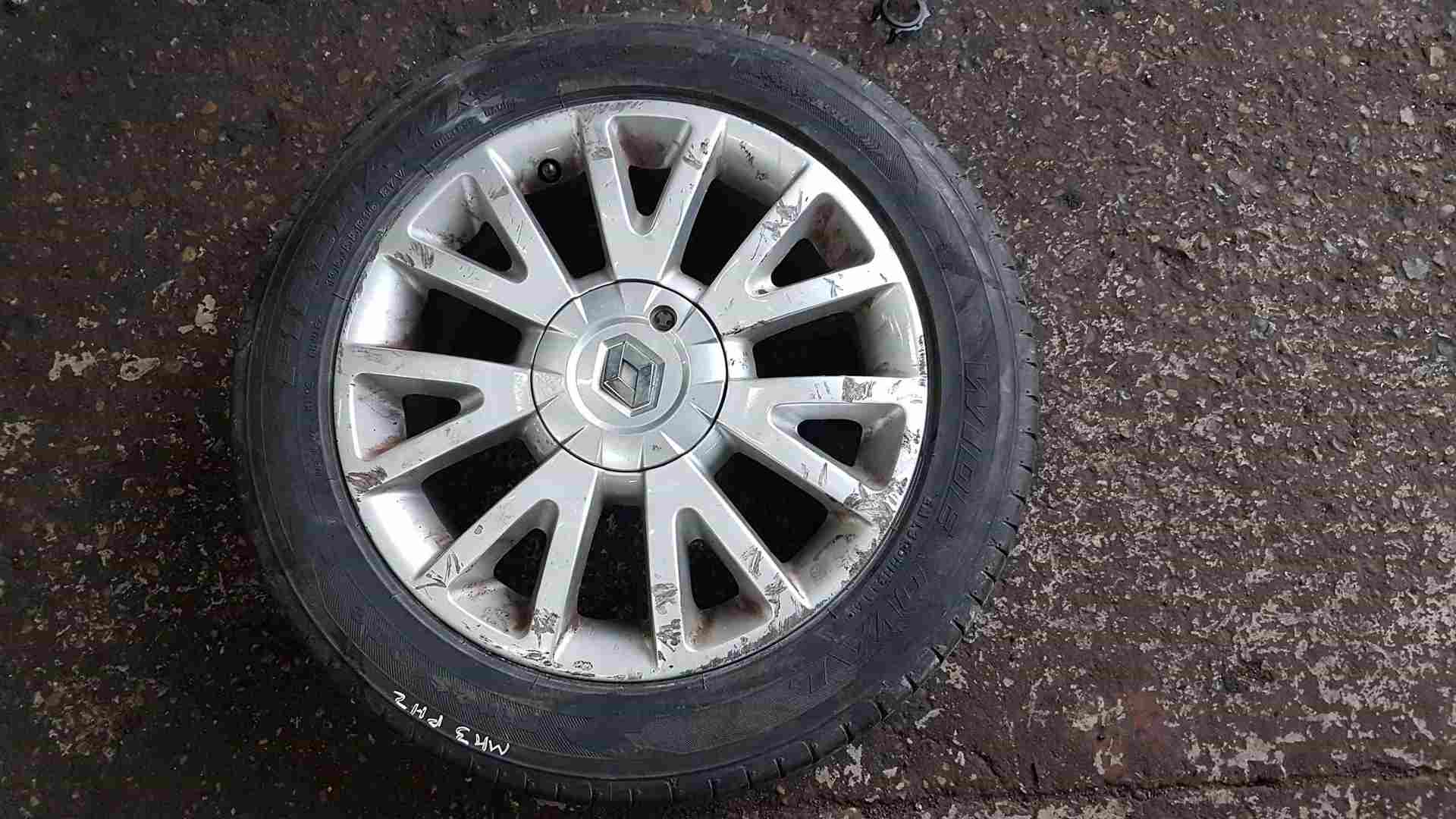 Thumb 2 Renault Clio MK3 2005-2009 Canasta Alloy Wheel + Tyre 195 50 16 6mm Tread 2/5