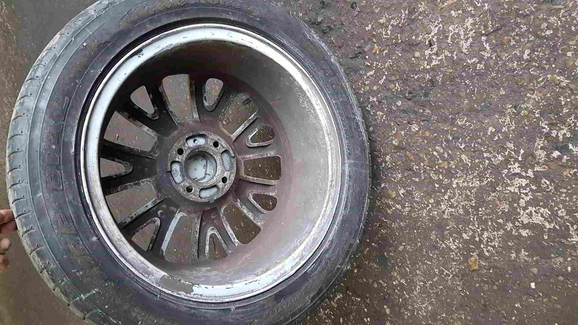 Thumb 3 Renault Clio MK3 2005-2009 Canasta Alloy Wheel + Tyre 195 50 16 6mm Tread 2/5