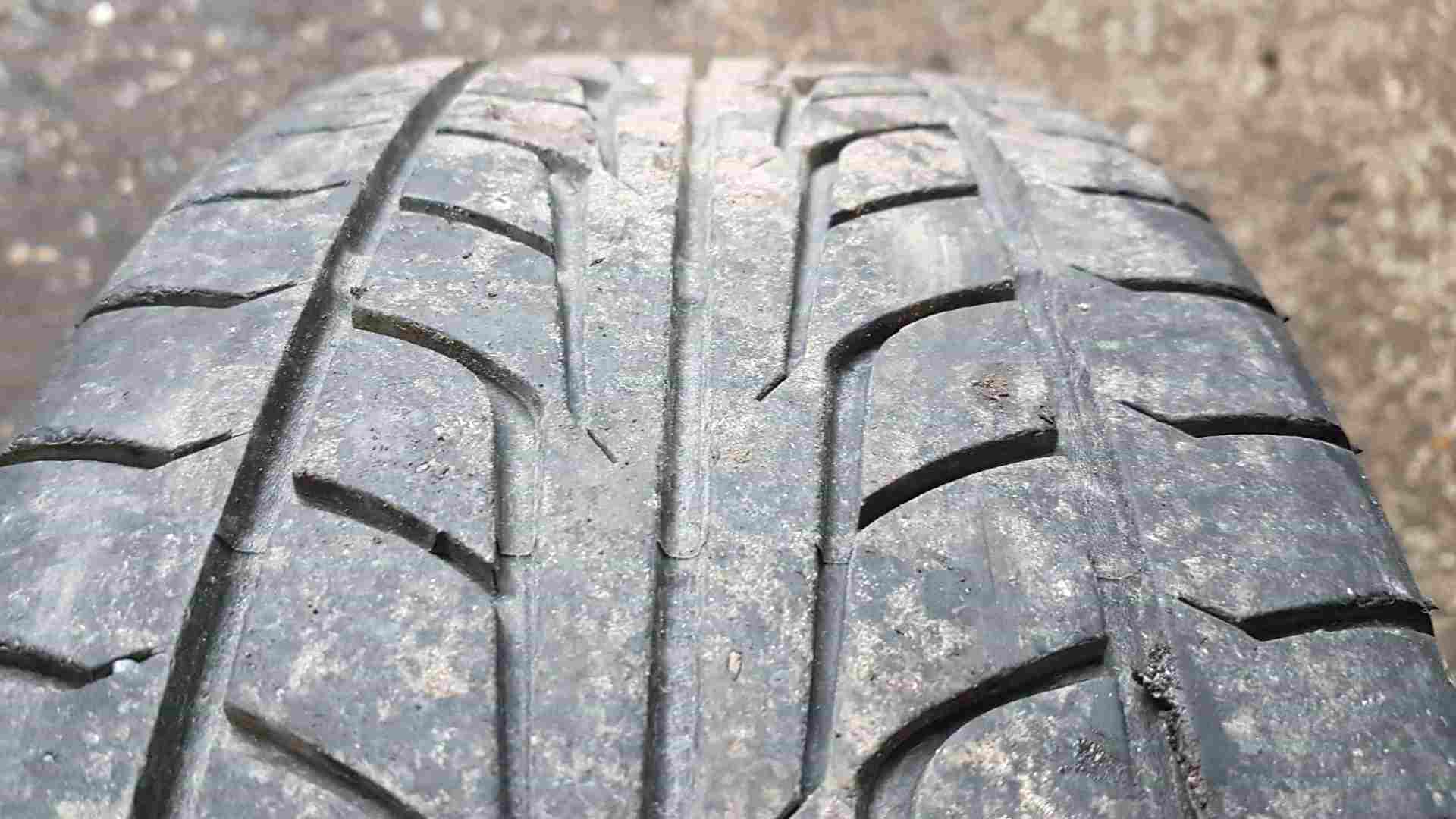 Thumb 5 Renault Clio MK3 2005-2009 Canasta Alloy Wheel + Tyre 195 50 16 6mm Tread 2/5