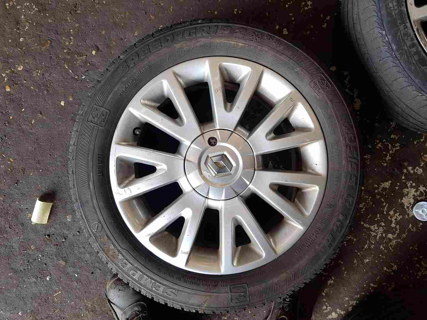 Renault Clio MK3 2005-2009 Canasta Alloy Wheel + Tyre 195 50 16 7Mm 8201075834