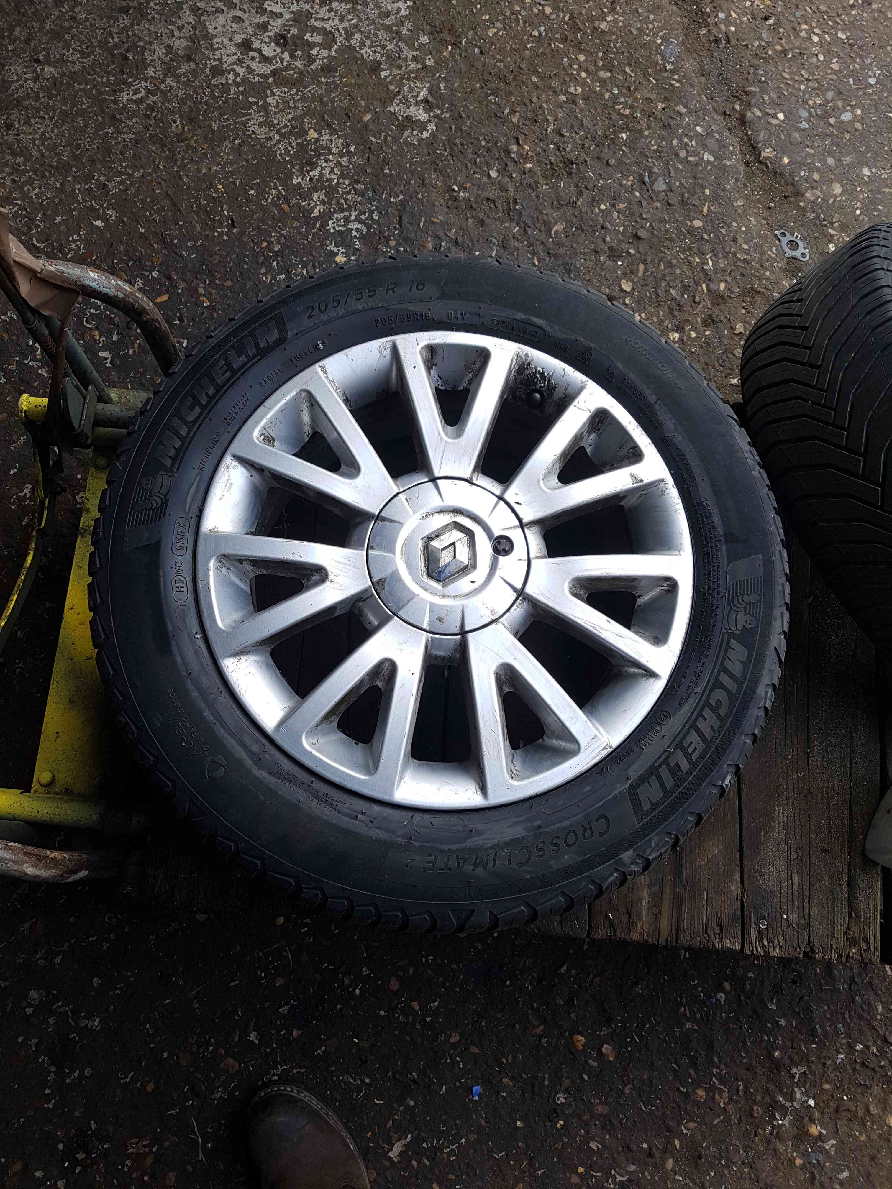 Thumb 2 Renault Clio MK3 2005-2009 Canasta Alloy Wheel + Tyre 205 55 16 6Mm 8201075834