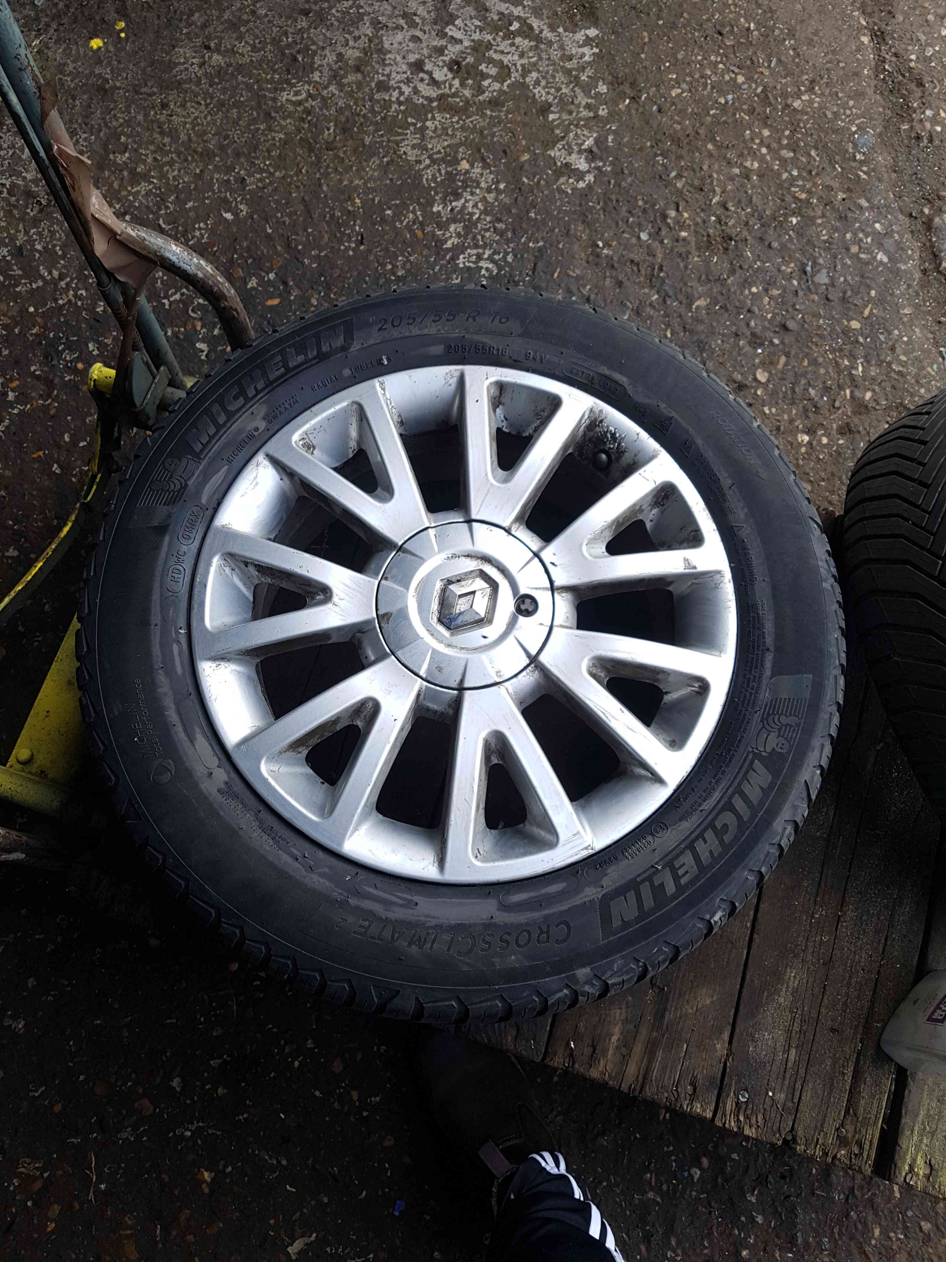 Thumb 11 Renault Clio MK3 2005-2009 Canasta Alloy Wheel + Tyre 205 55 16 6Mm 8201075834