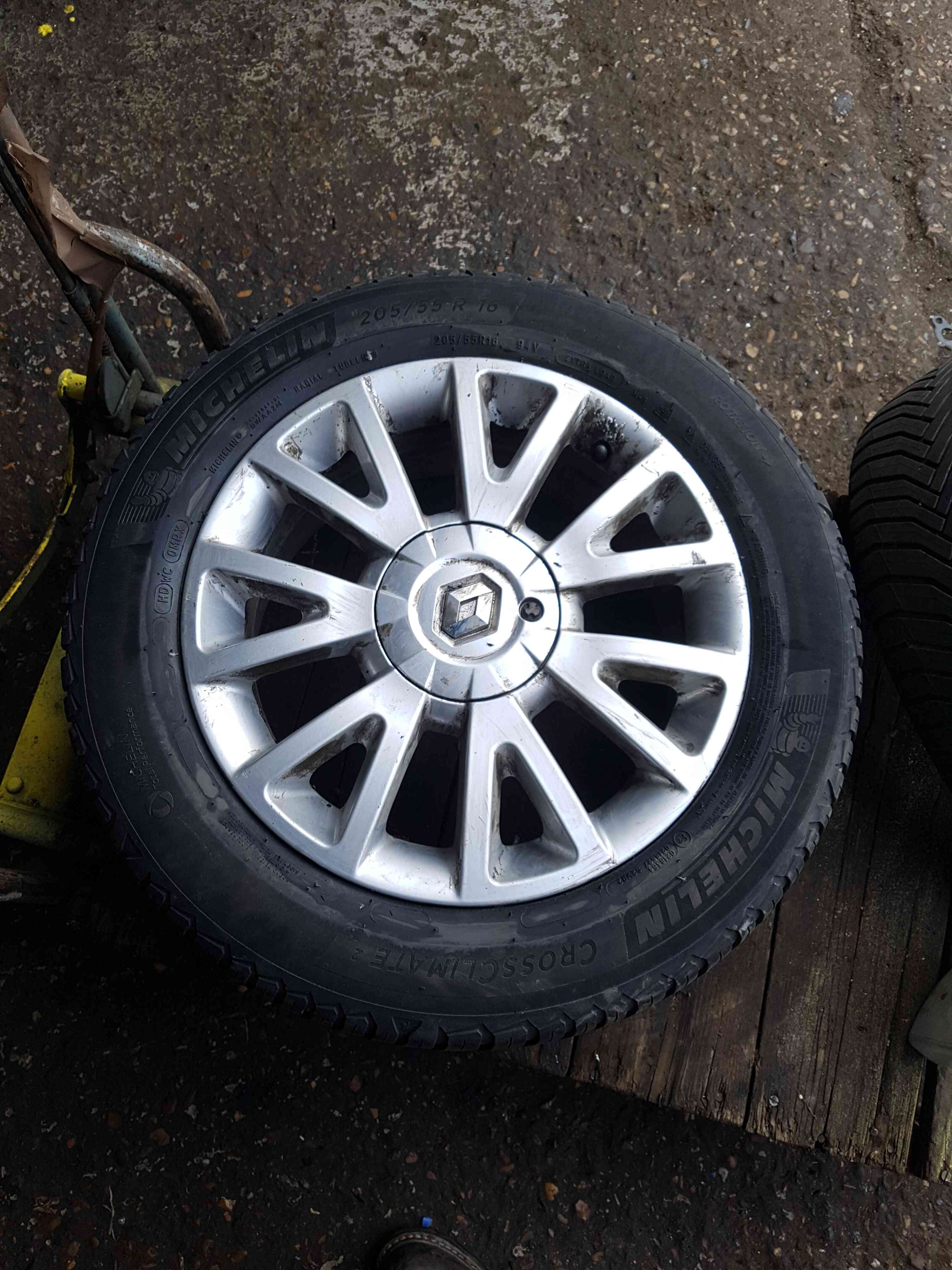 Thumb 7 Renault Clio MK3 2005-2009 Canasta Alloy Wheel + Tyre 205 55 16 6Mm 8201075834