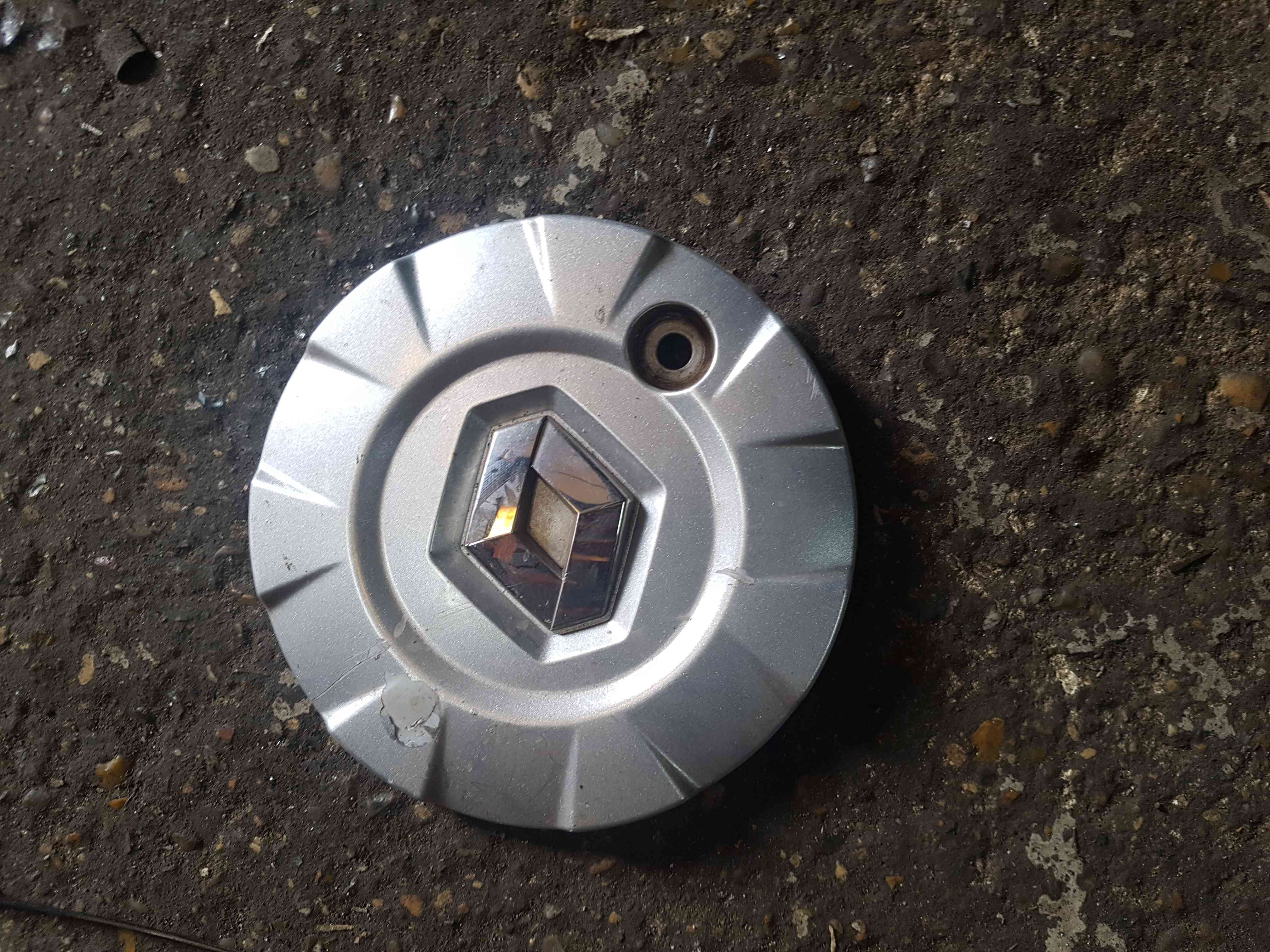 Thumb 3 Renault Clio MK3 2005-2009 Canasta Alloy Wheel Centre HUB Cap 3/5 8200319245