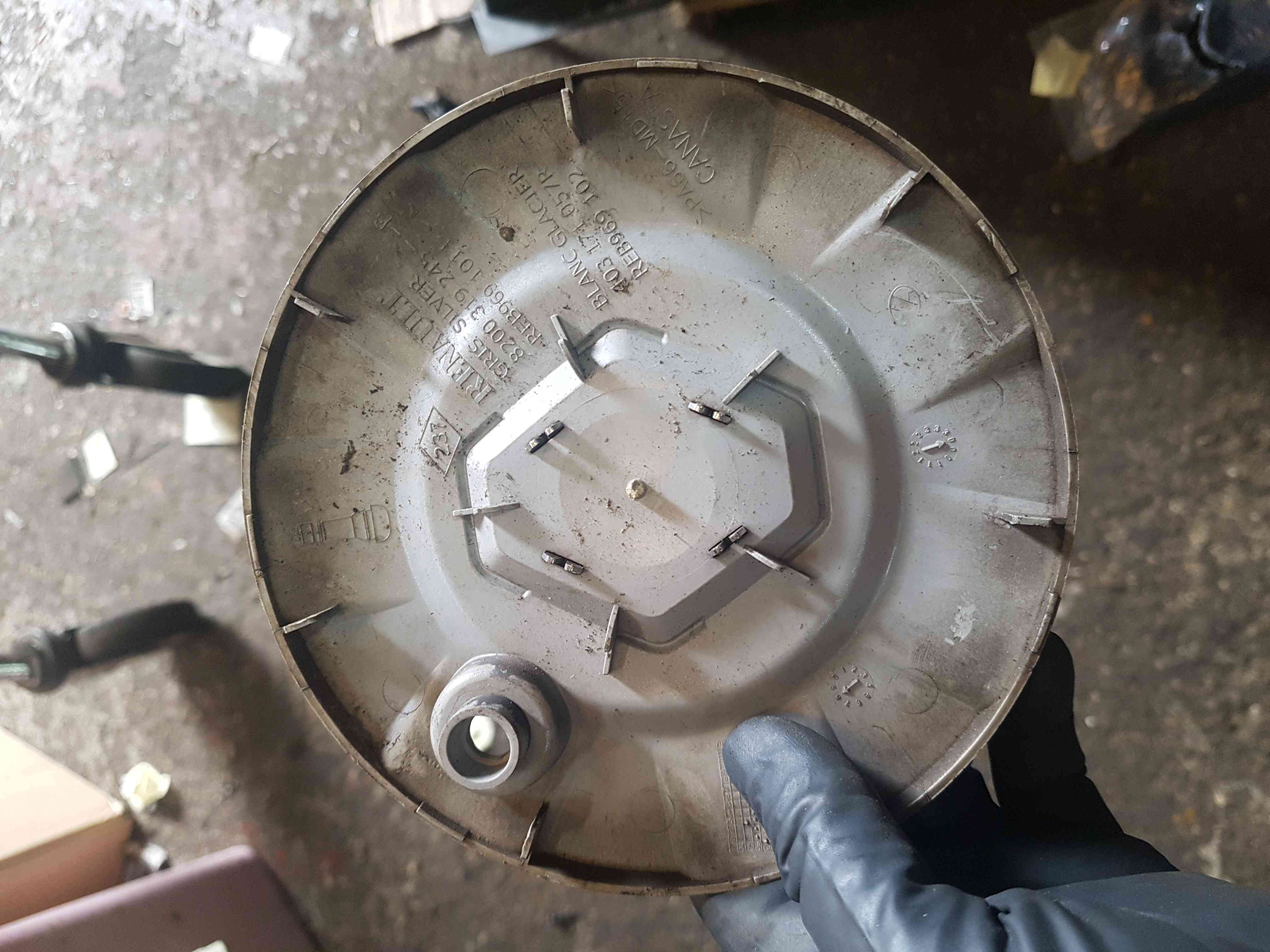 Thumb 5 Renault Clio MK3 2005-2009 Canasta Alloy Wheel Centre HUB Cap 3/5 8200319245